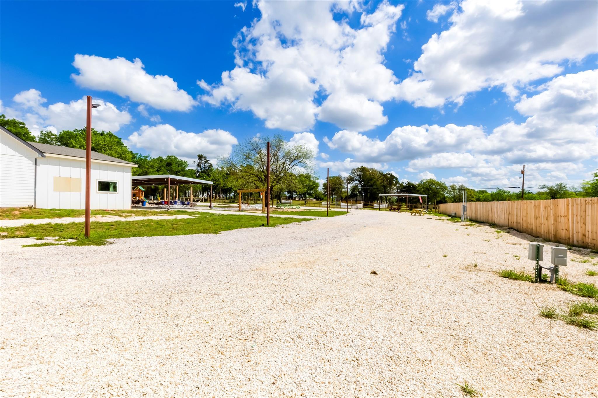 306 Oak St, Rockdale, TX 76567