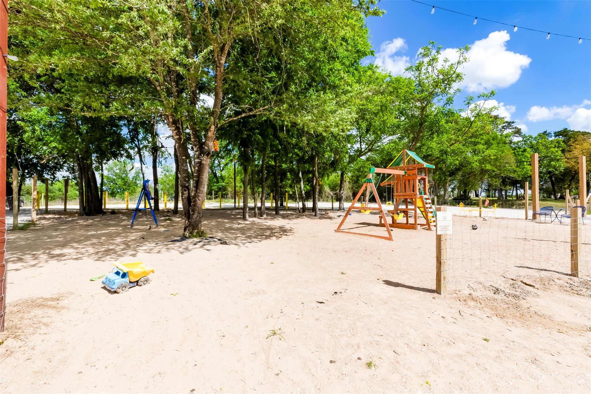 306 Oak St, Rockdale, TX 76567