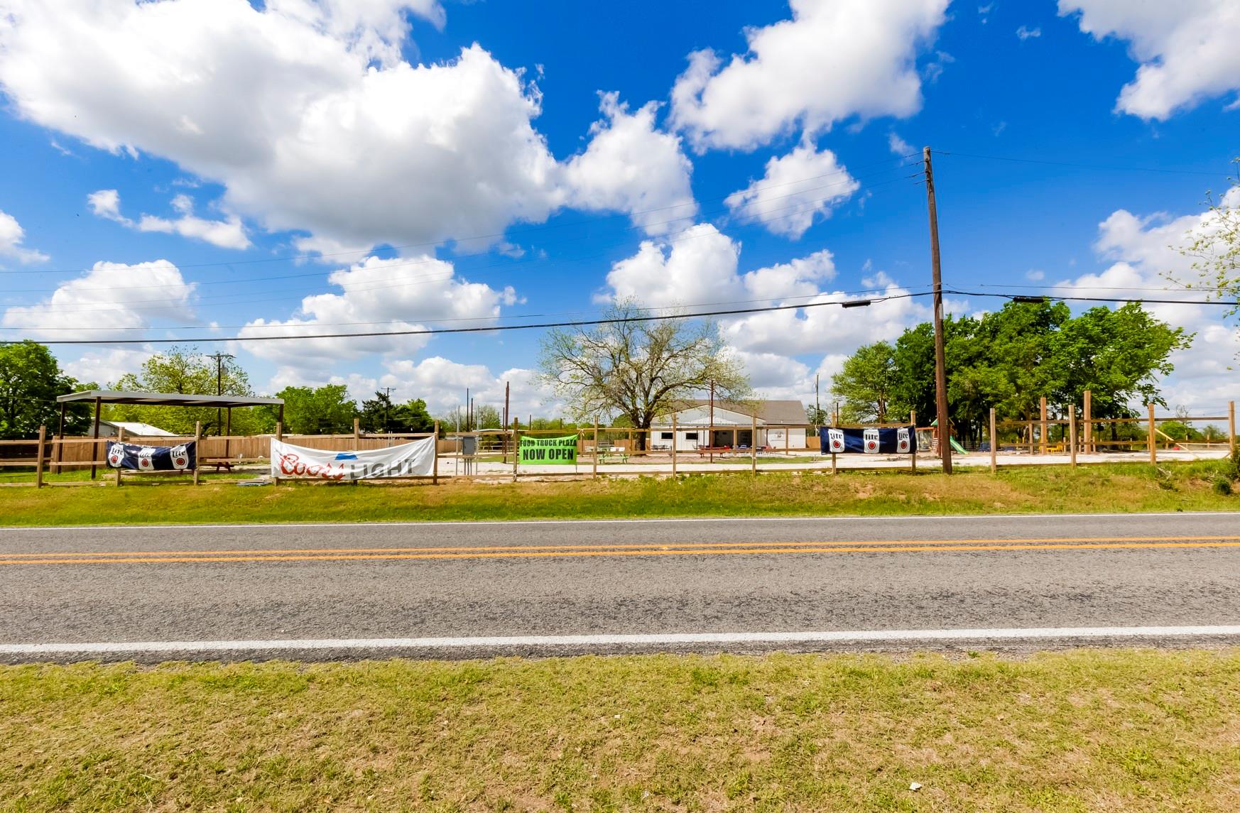 306 Oak St, Rockdale, TX 76567