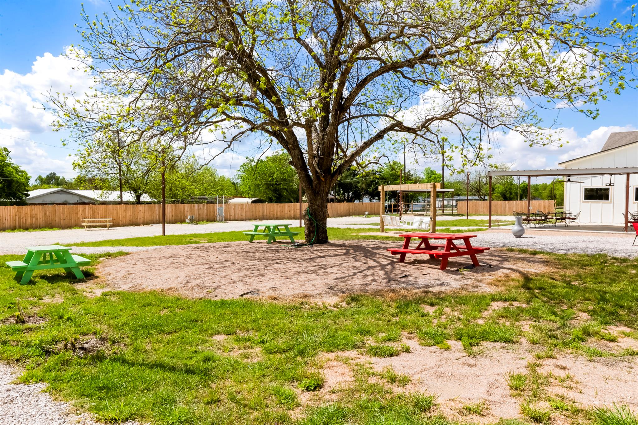 306 Oak St, Rockdale, TX 76567