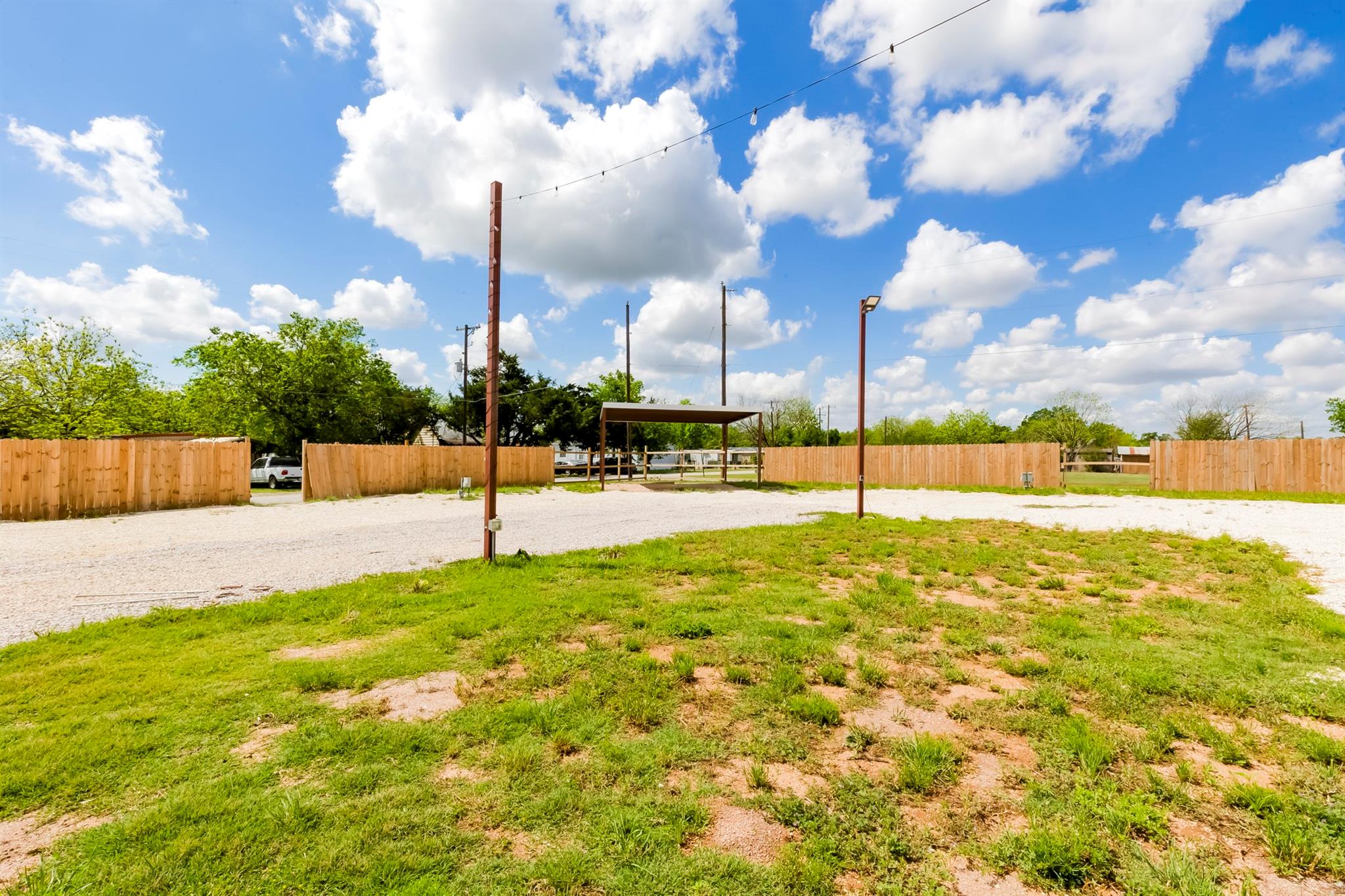 306 Oak St, Rockdale, TX 76567