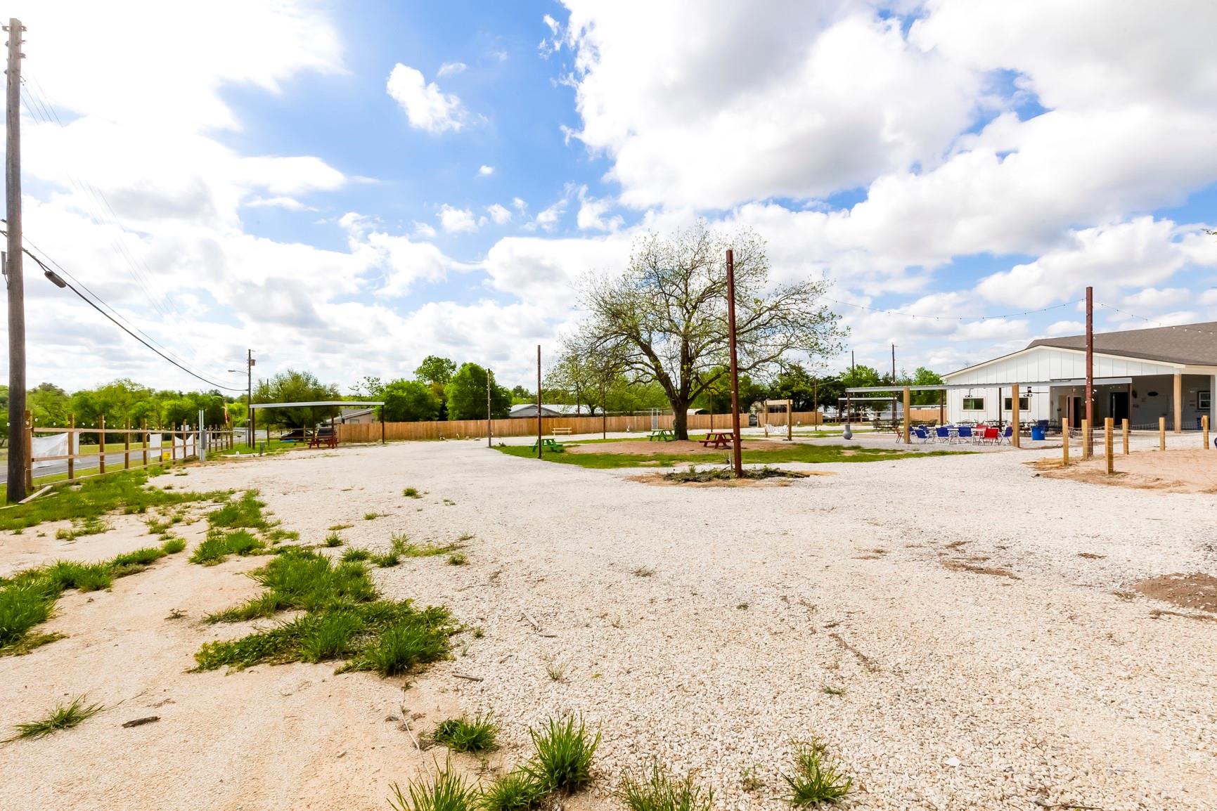 306 Oak St, Rockdale, TX 76567