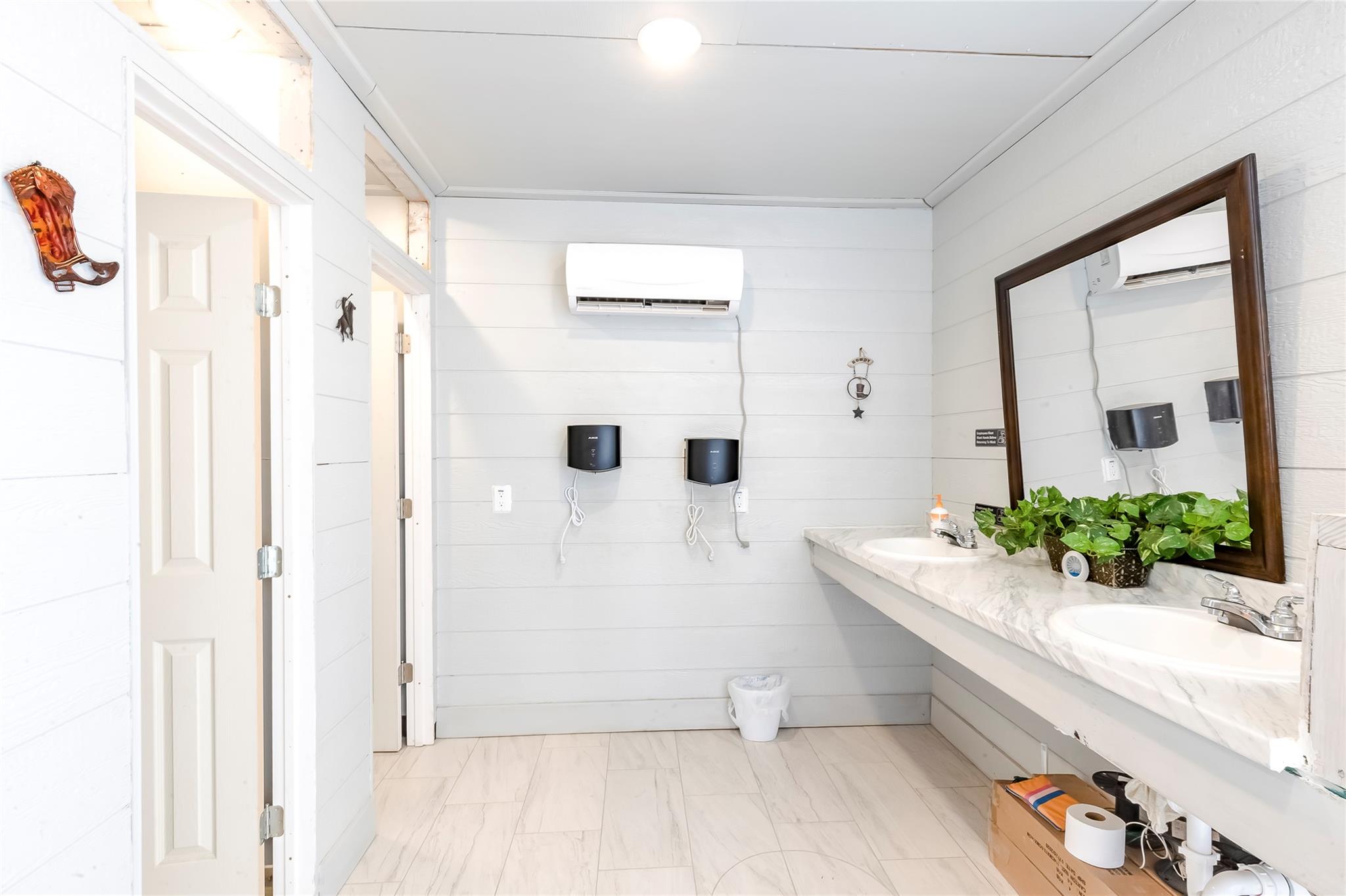 306 Oak St, Rockdale, TX 76567