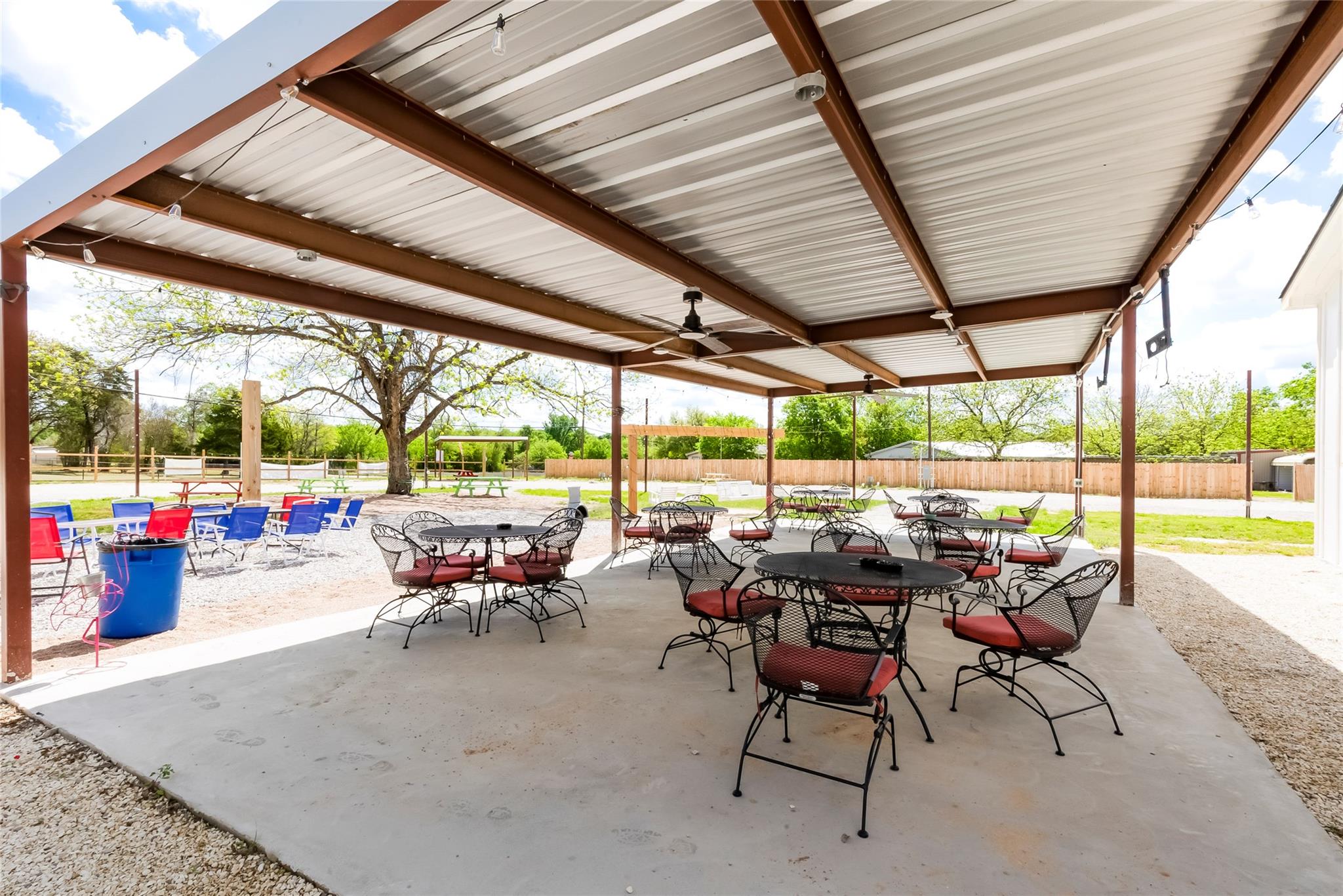 306 Oak St, Rockdale, TX 76567