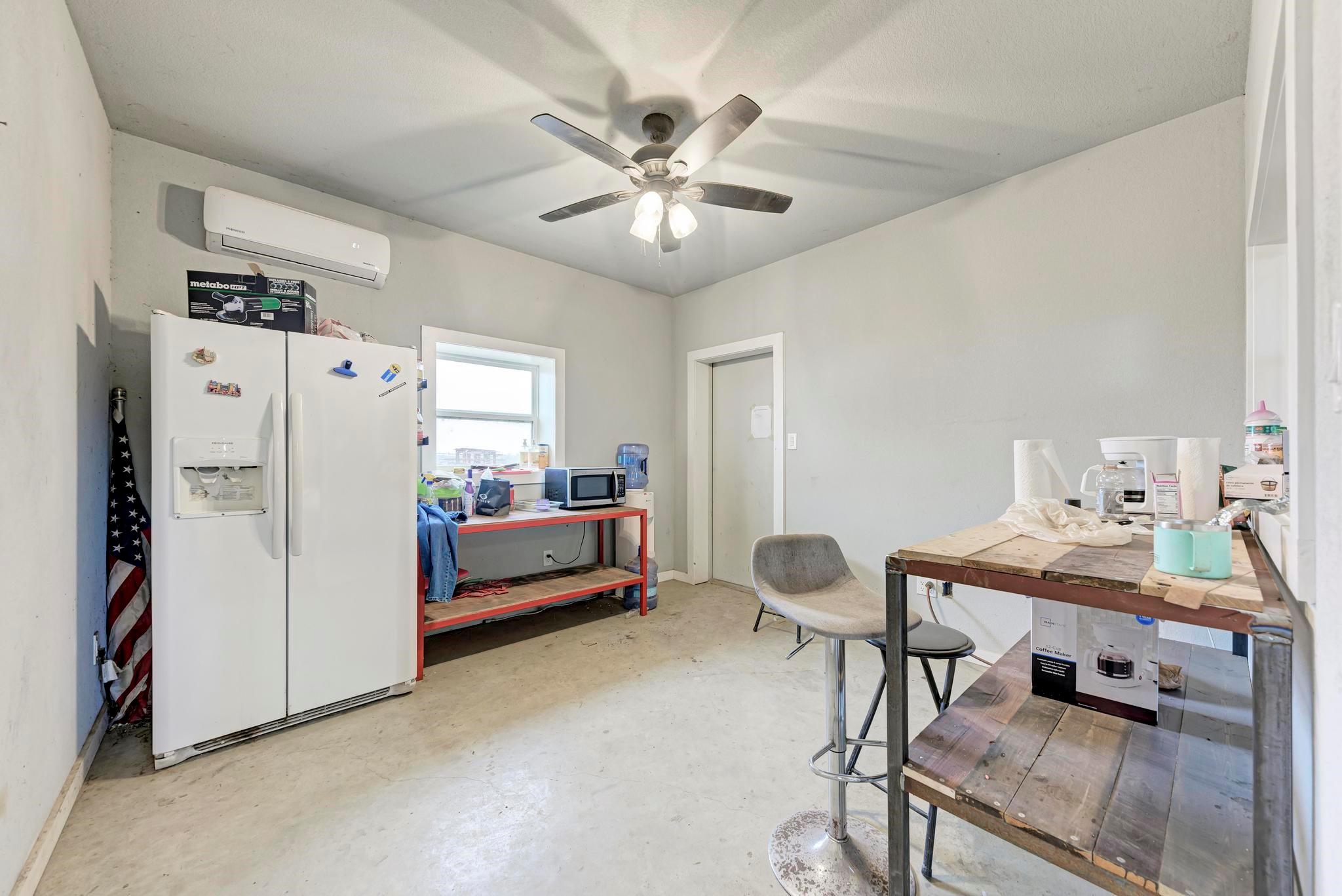 1889 County Road 487, Taylor, TX 76574