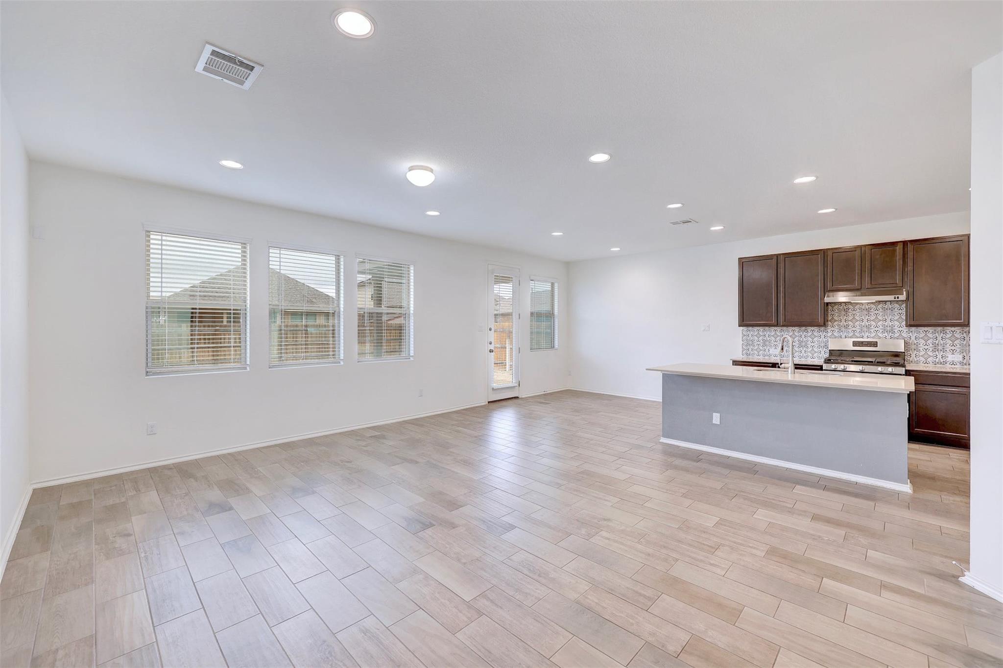 307 Simmental Loop, Hutto, TX 78634