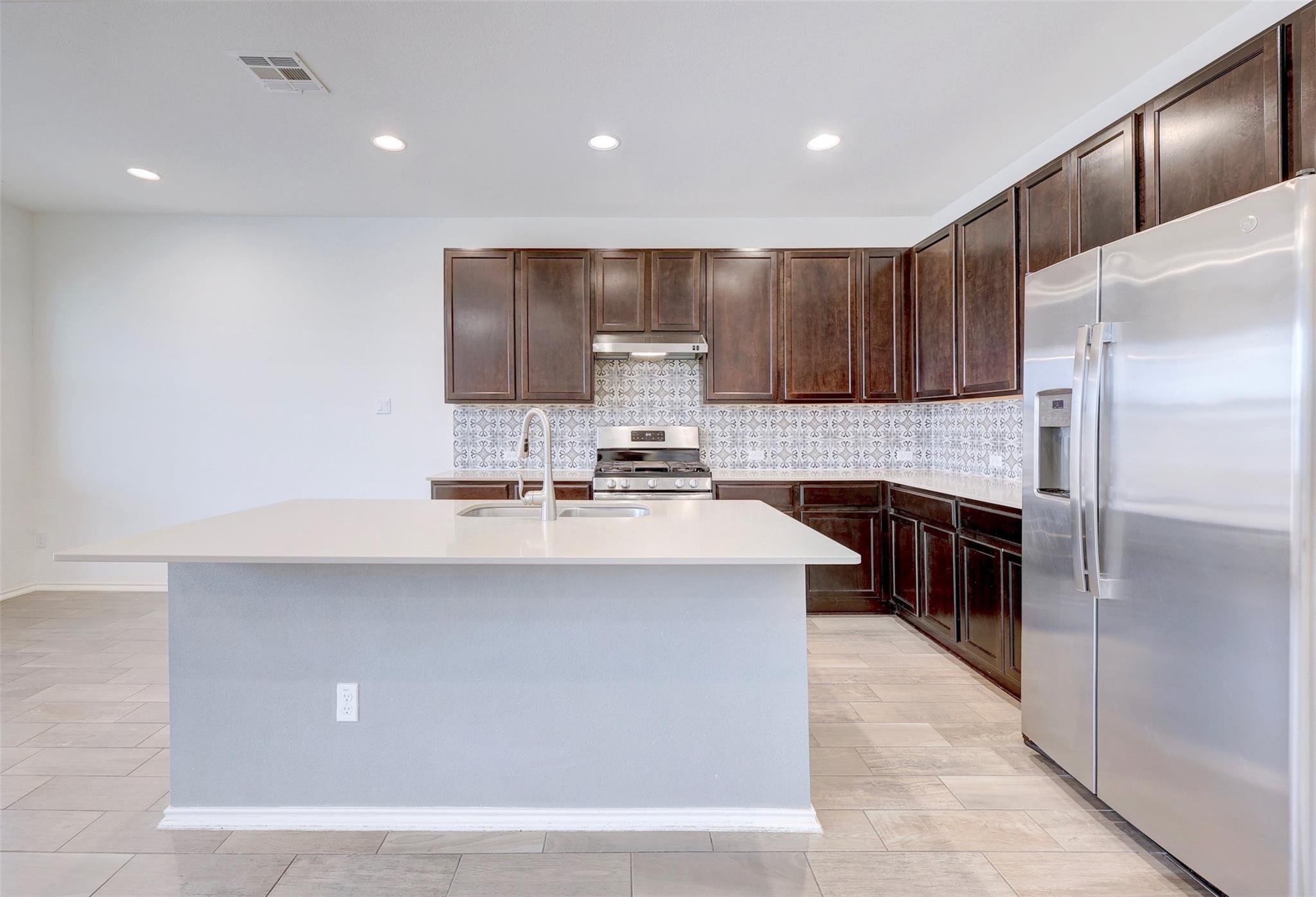 307 Simmental Loop, Hutto, TX 78634