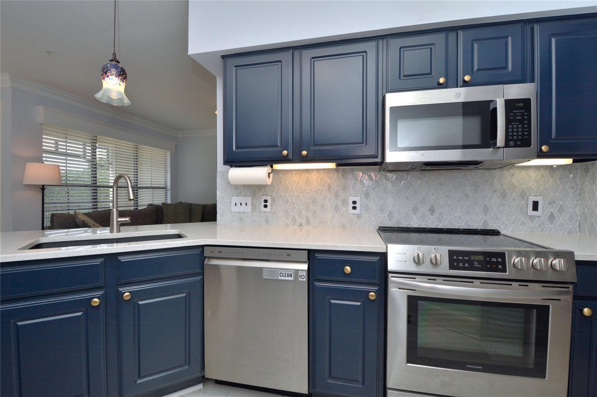 7701 RIALTO Blvd # 124, Austin, TX 78735