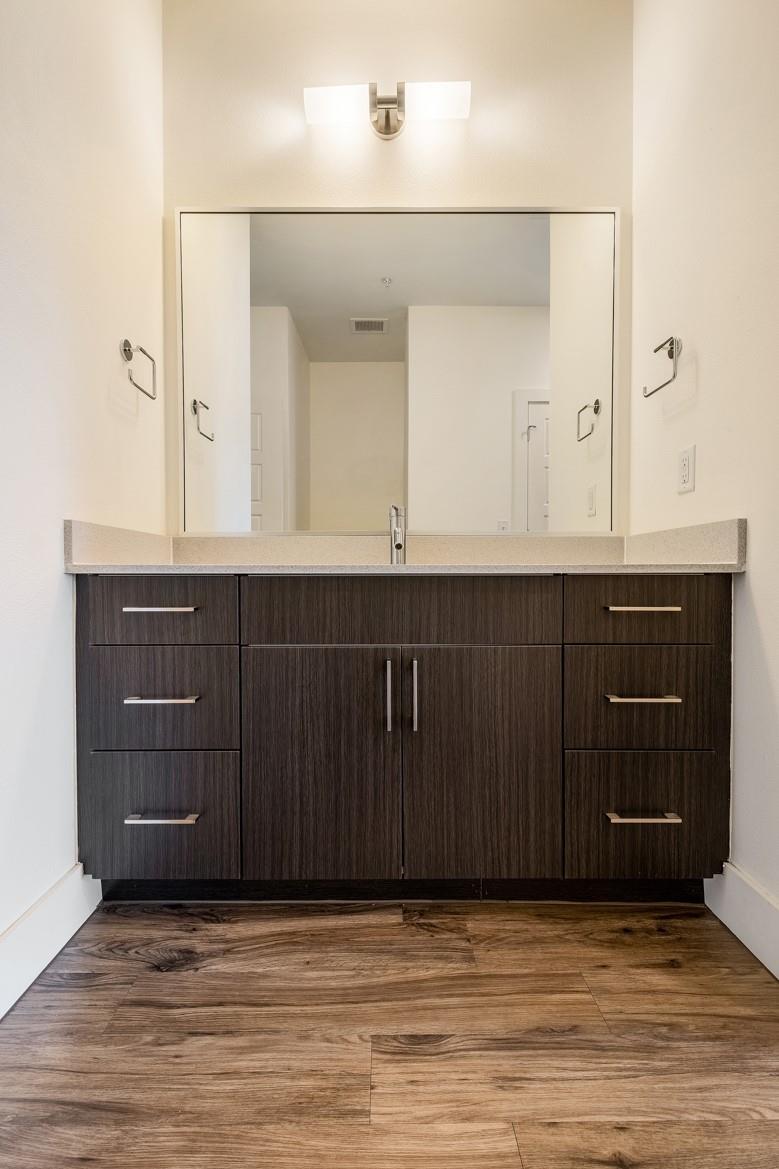 6444 Burnet Rd # 207, Austin, TX 78757