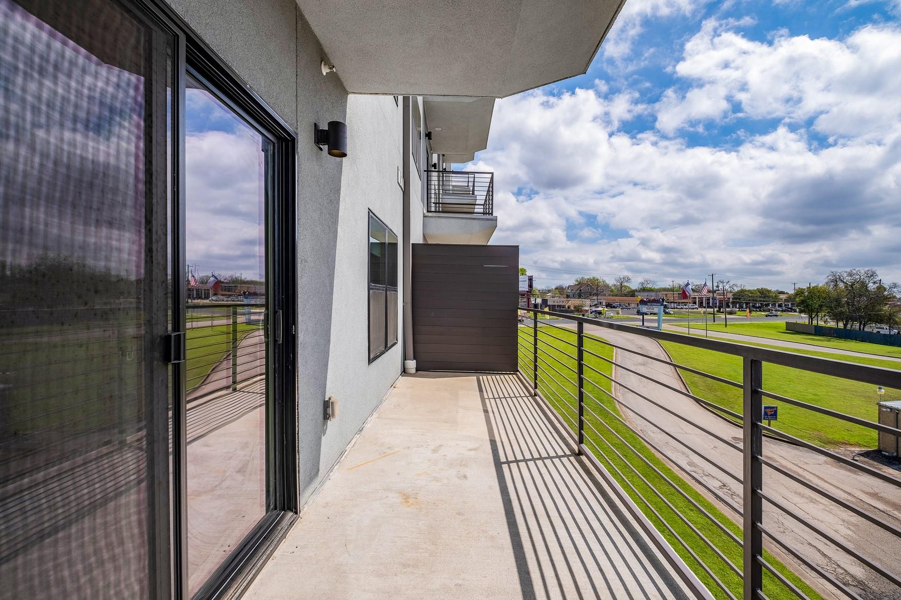 6444 Burnet Rd # 207, Austin, TX 78757