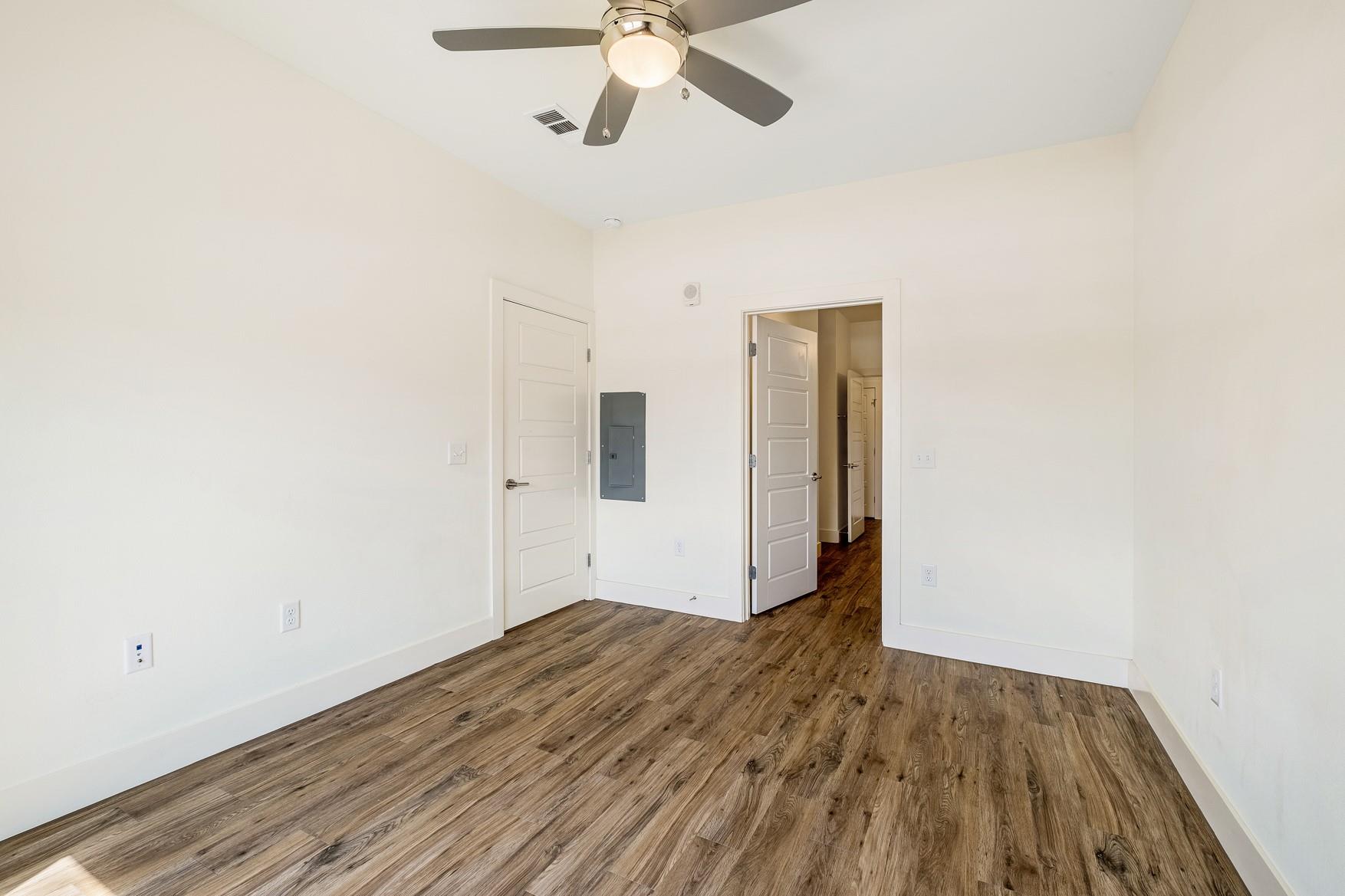 6444 Burnet Rd # 207, Austin, TX 78757