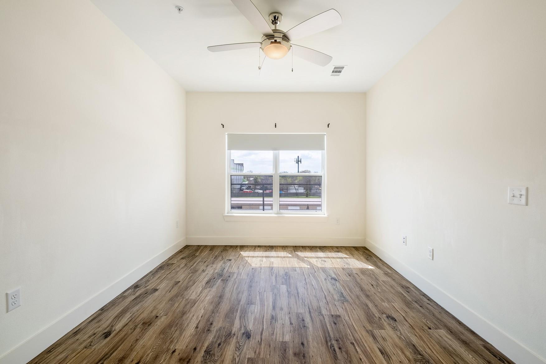 6444 Burnet Rd # 207, Austin, TX 78757