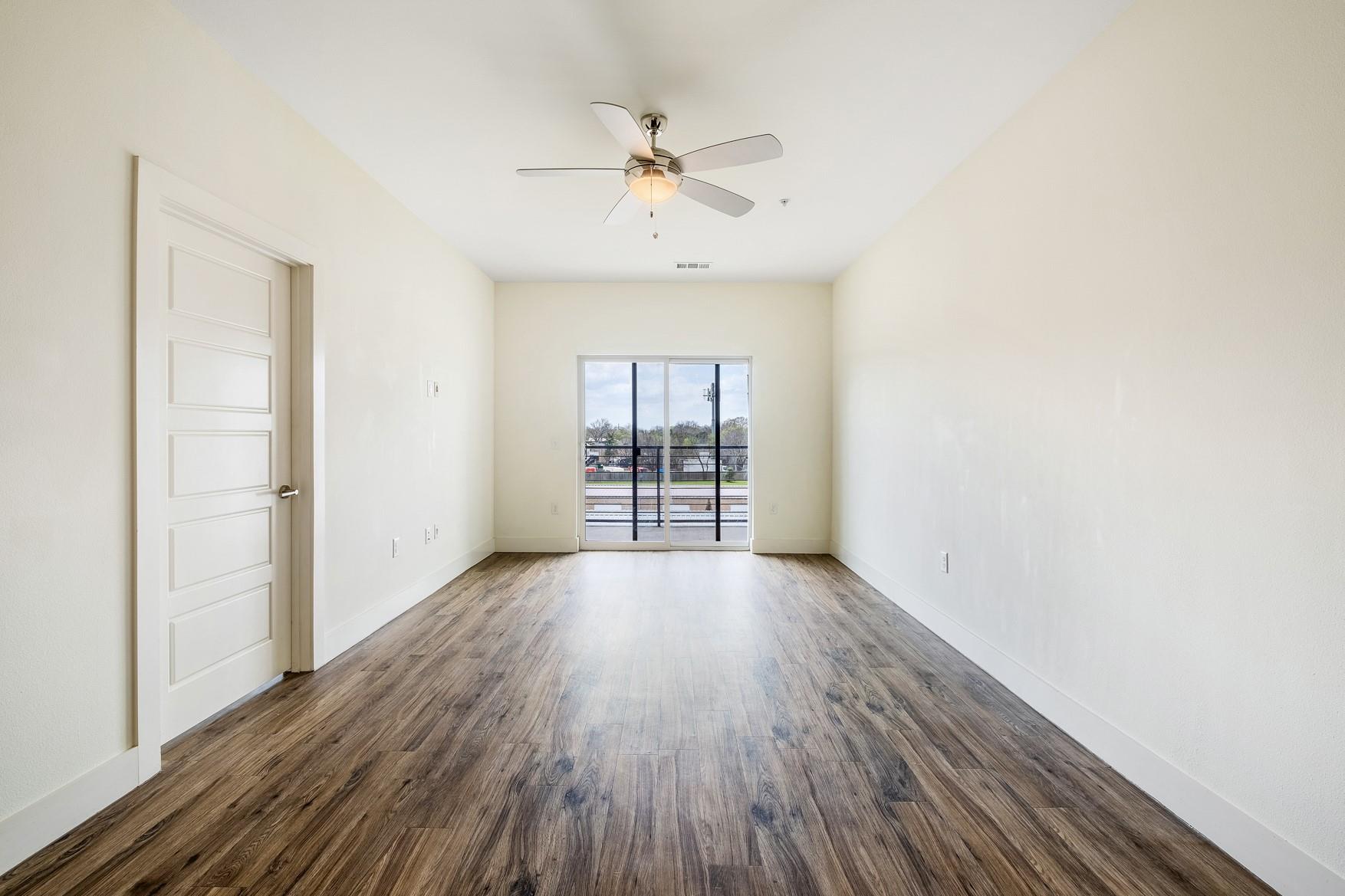 6444 Burnet Rd # 207, Austin, TX 78757