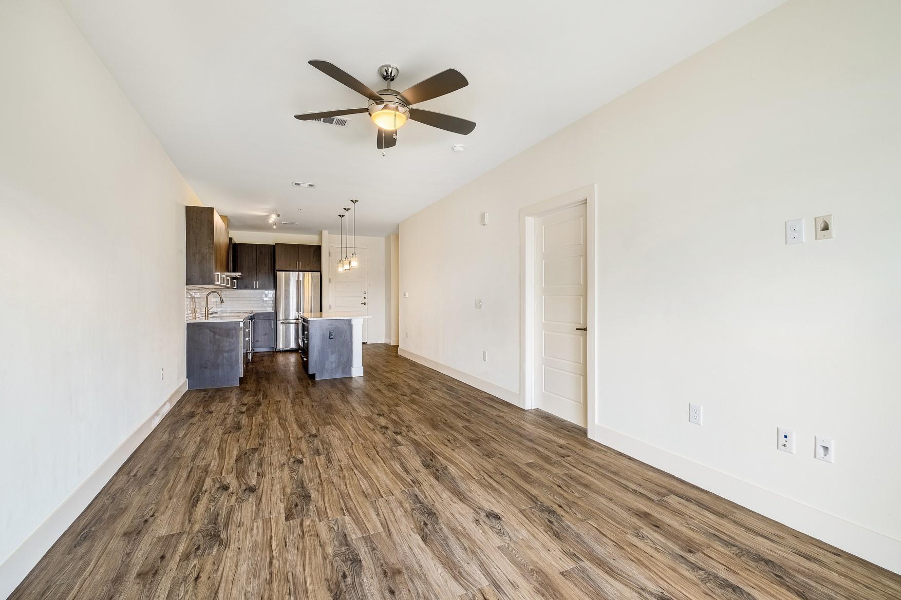 6444 Burnet Rd # 207, Austin, TX 78757