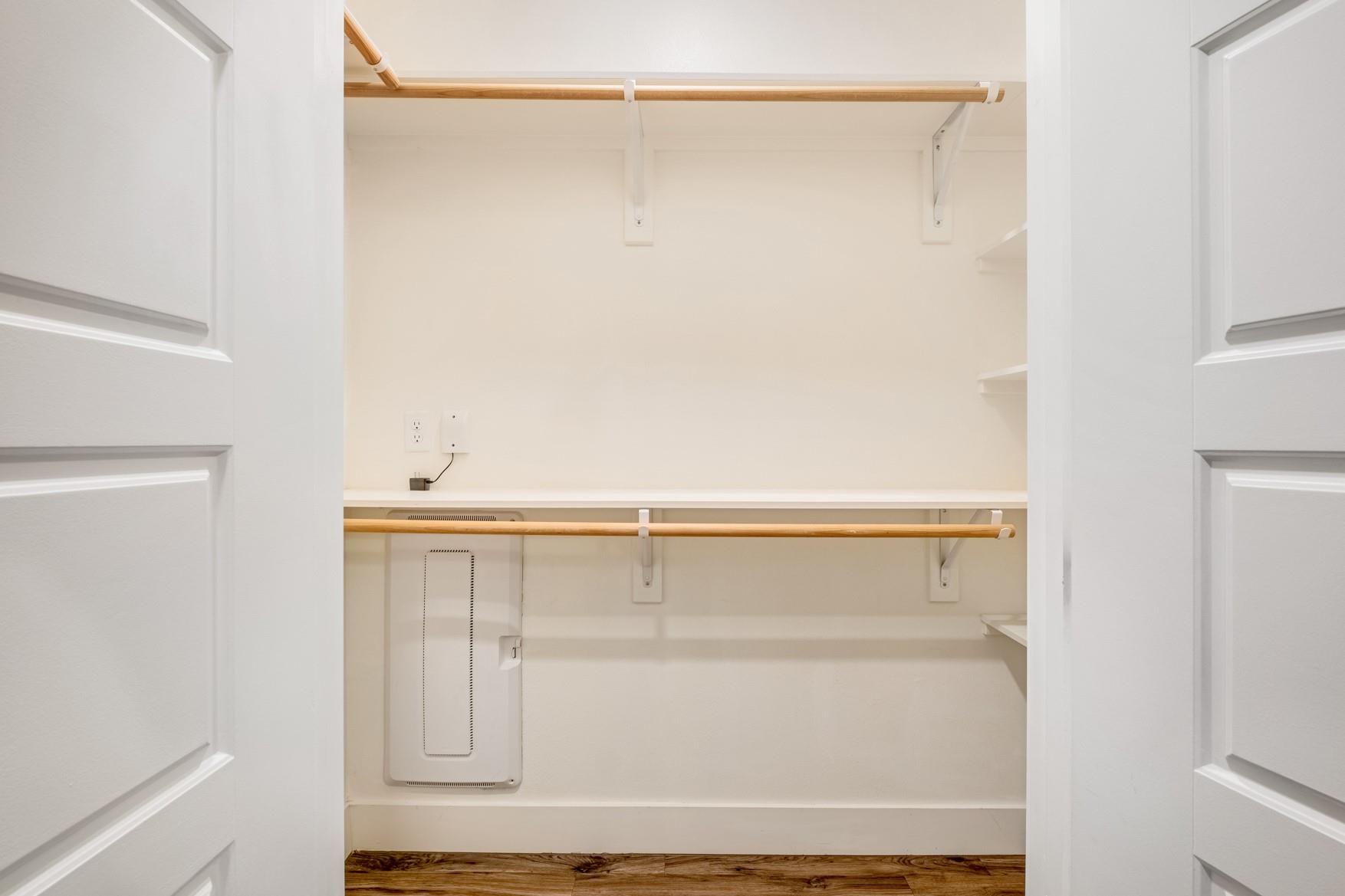 6444 Burnet Rd # 207, Austin, TX 78757