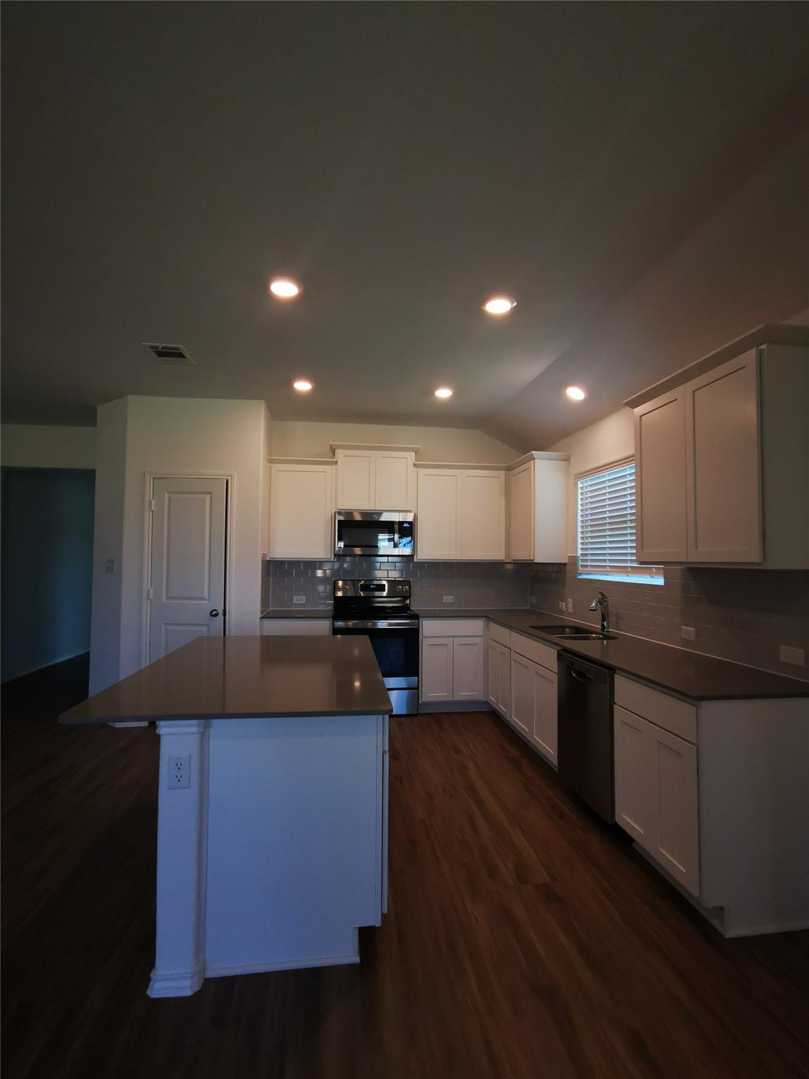 101 Red Buckeye St, Hutto, TX 78634