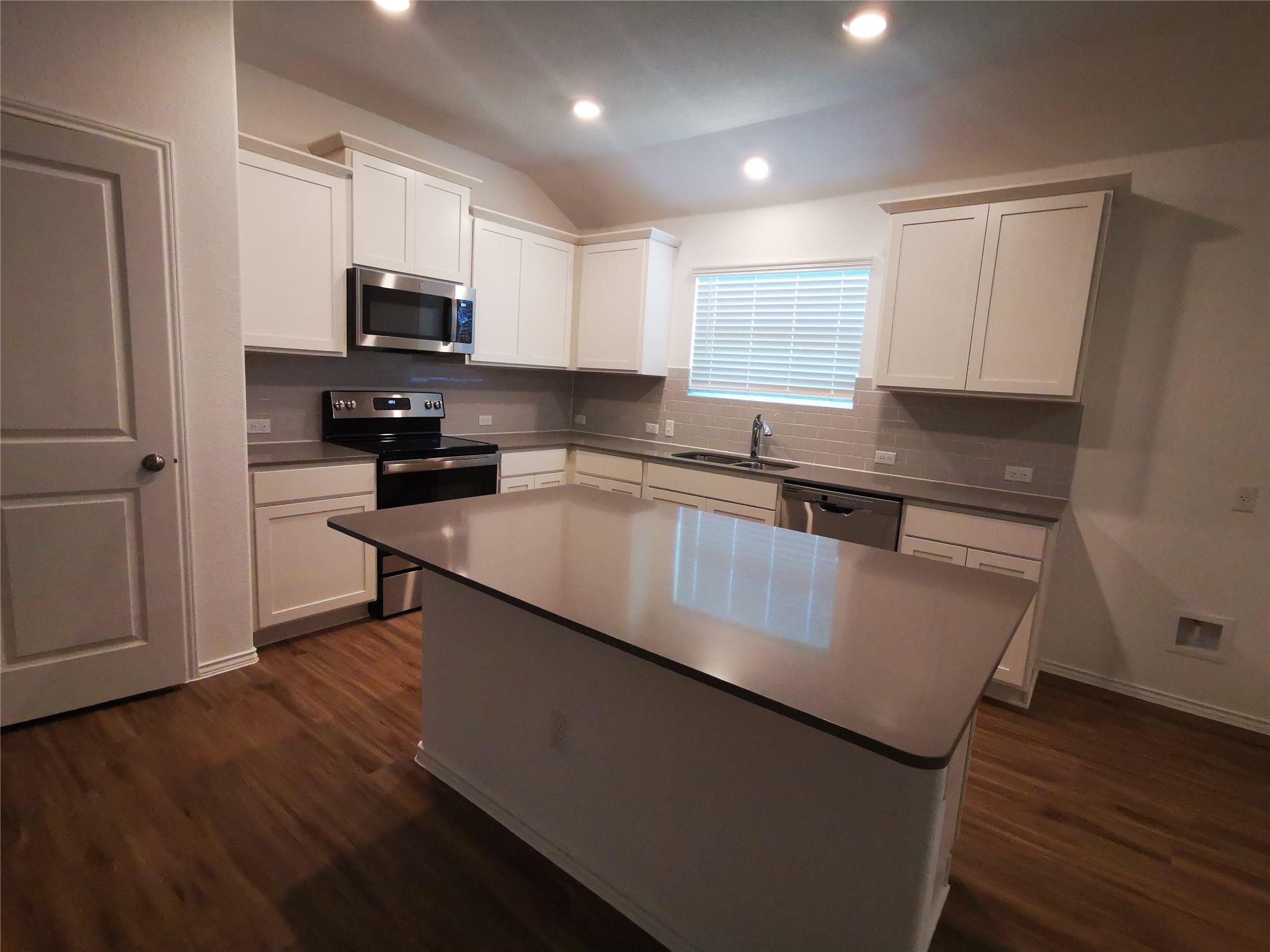 101 Red Buckeye St, Hutto, TX 78634