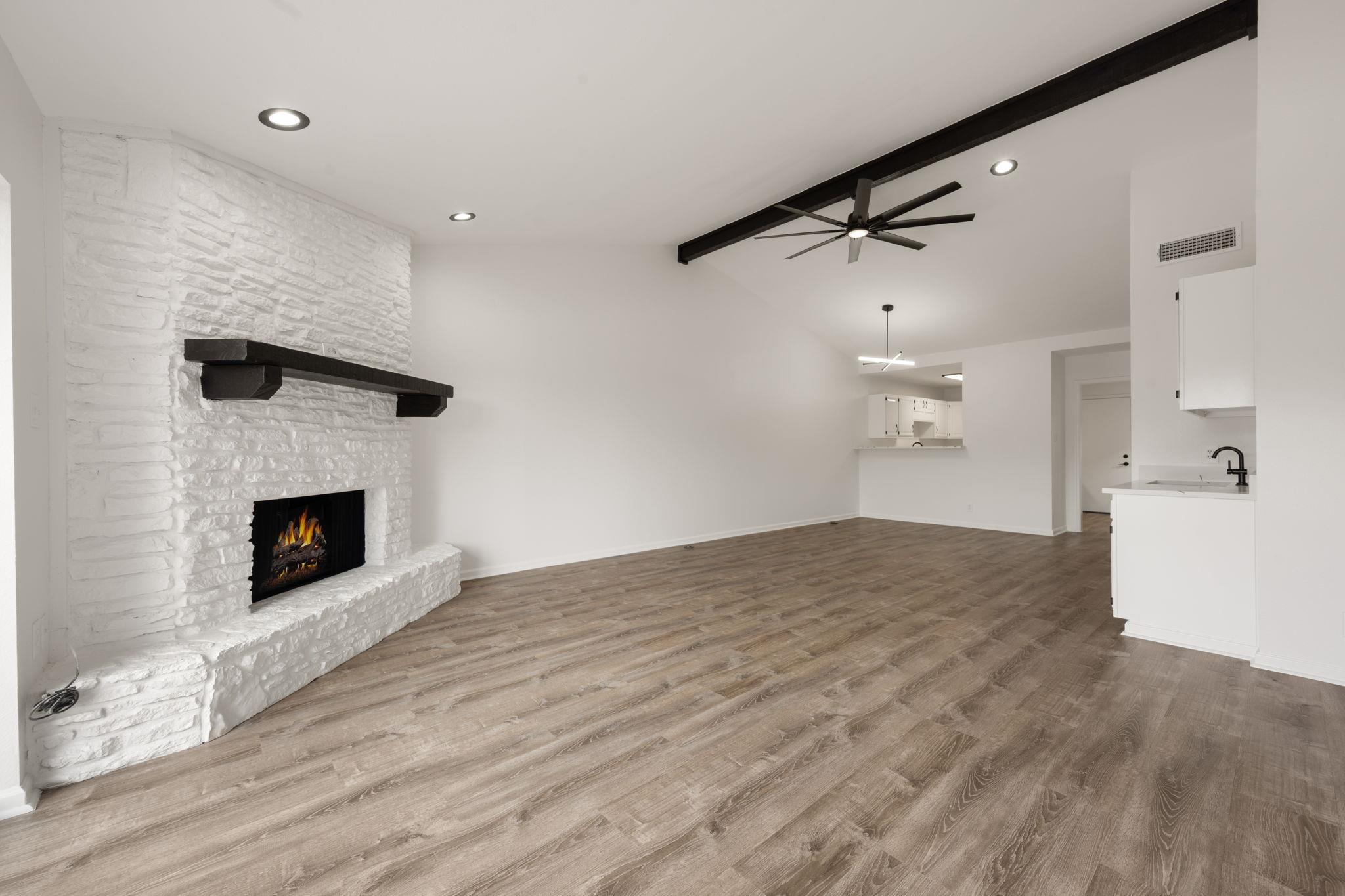 11 Oaks Pl, Lago Vista, TX 78645