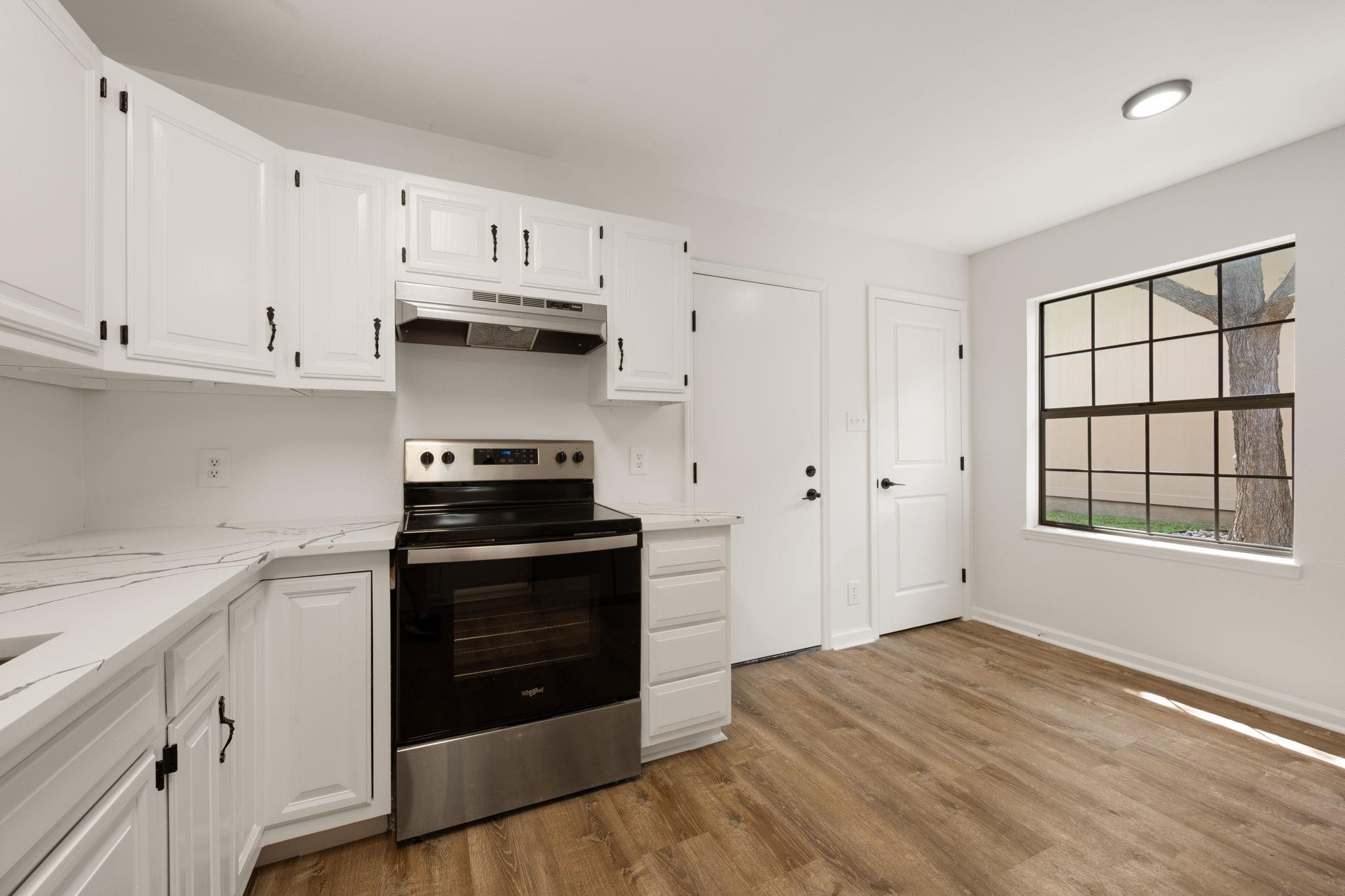 11 Oaks Pl, Lago Vista, TX 78645