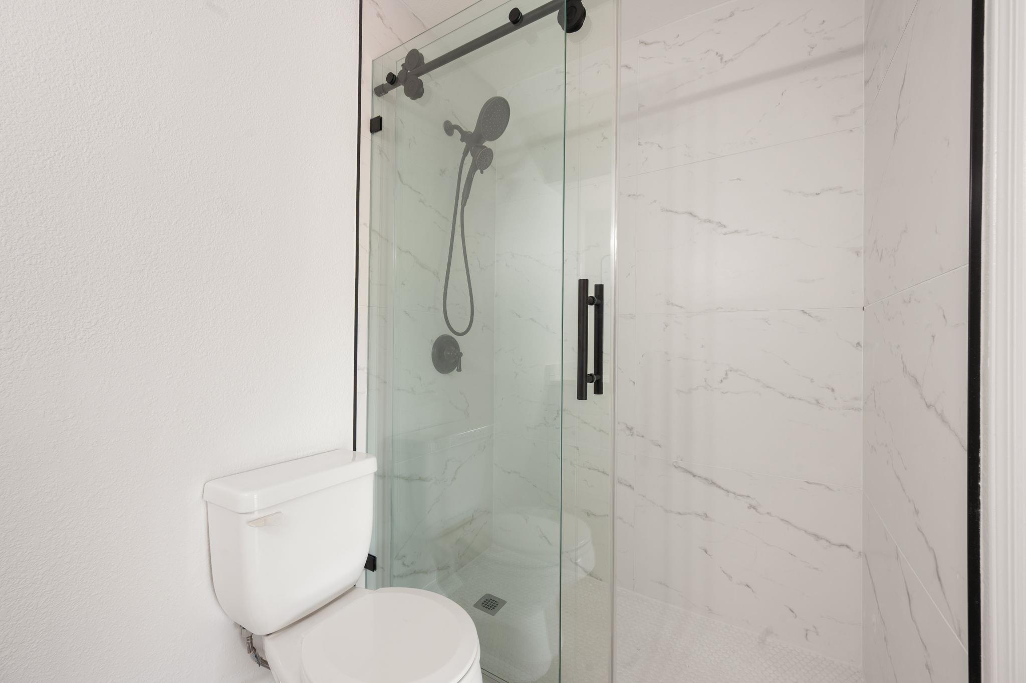 11 Oaks Pl, Lago Vista, TX 78645