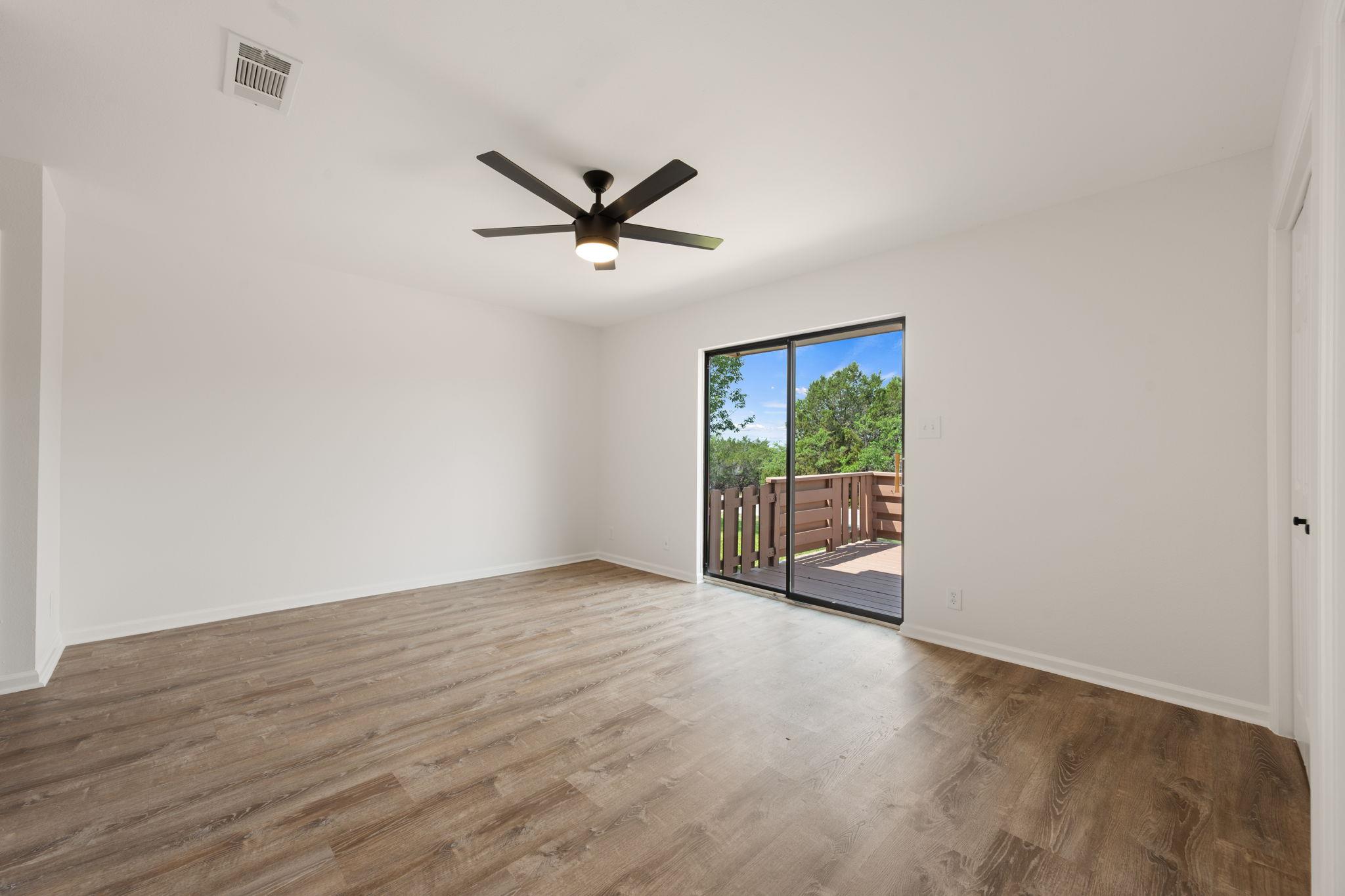 11 Oaks Pl, Lago Vista, TX 78645