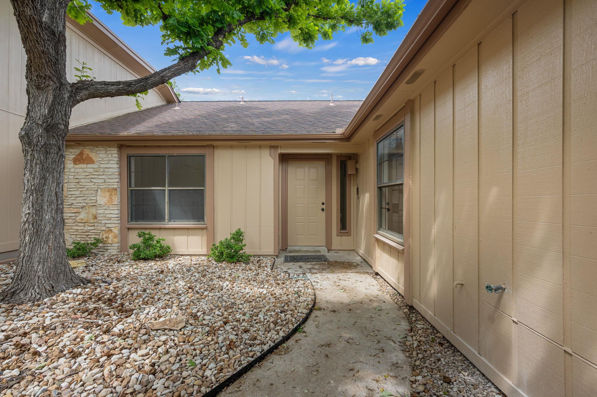 11 Oaks Pl, Lago Vista, TX 78645