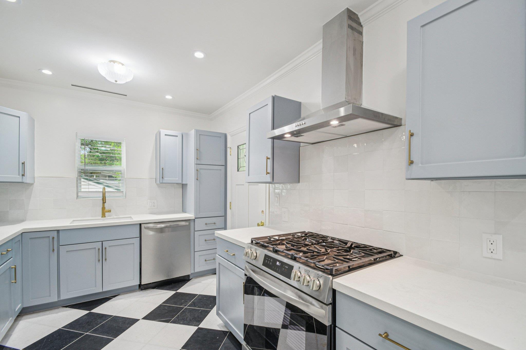 1205 Alta Vista Ave # B, Austin, TX 78704