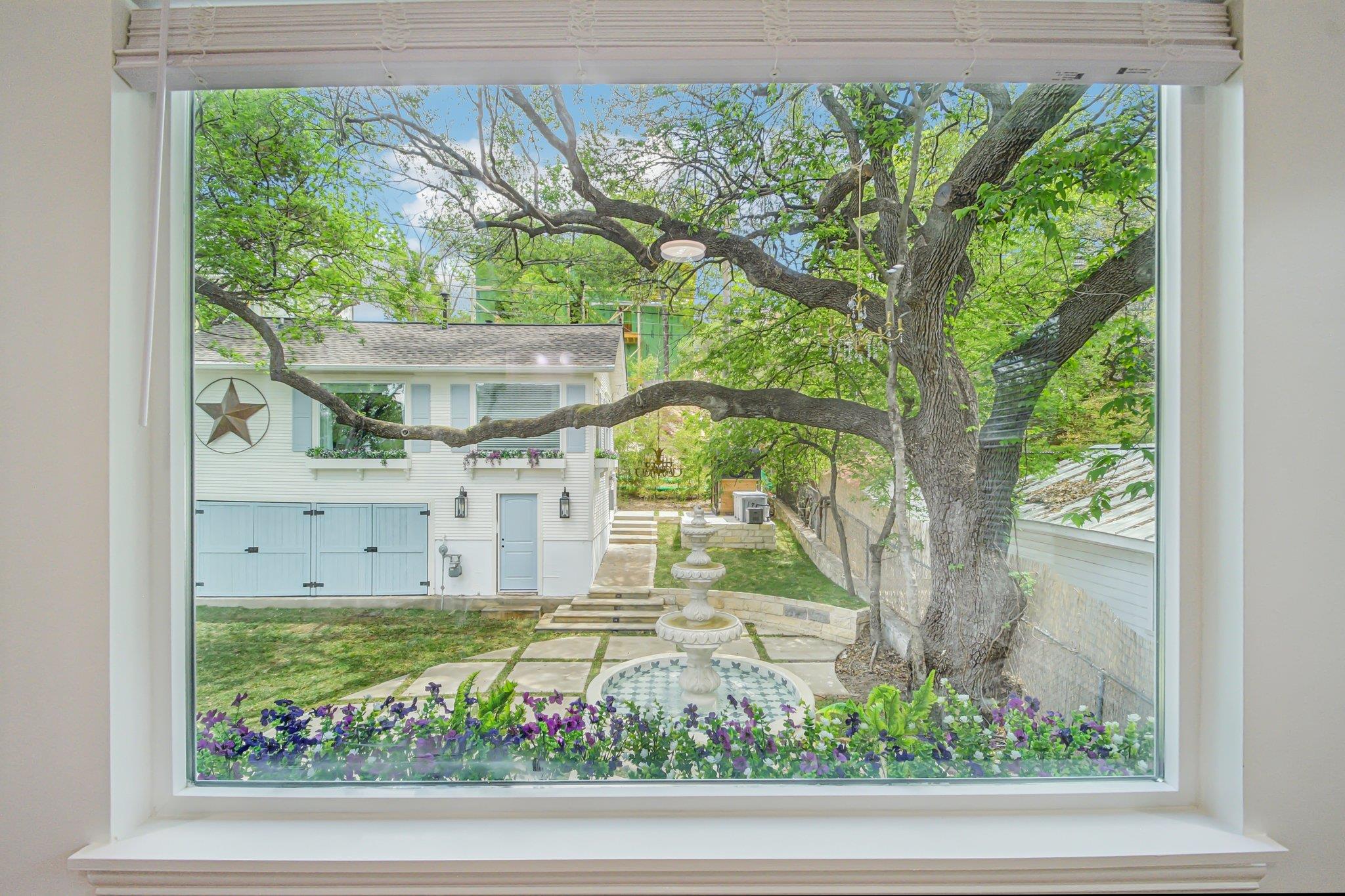 1205 Alta Vista Ave # B, Austin, TX 78704