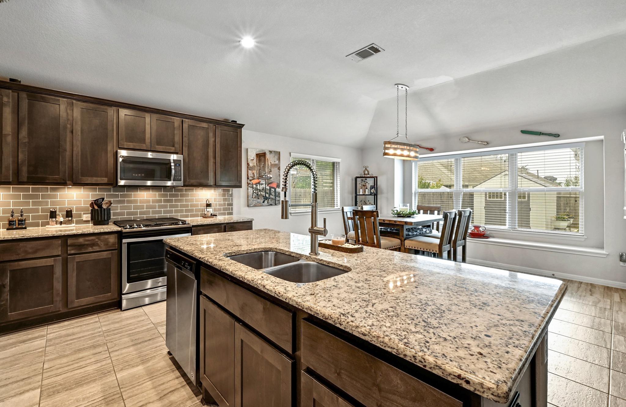 113 W Highfield St, Hutto, TX 78634