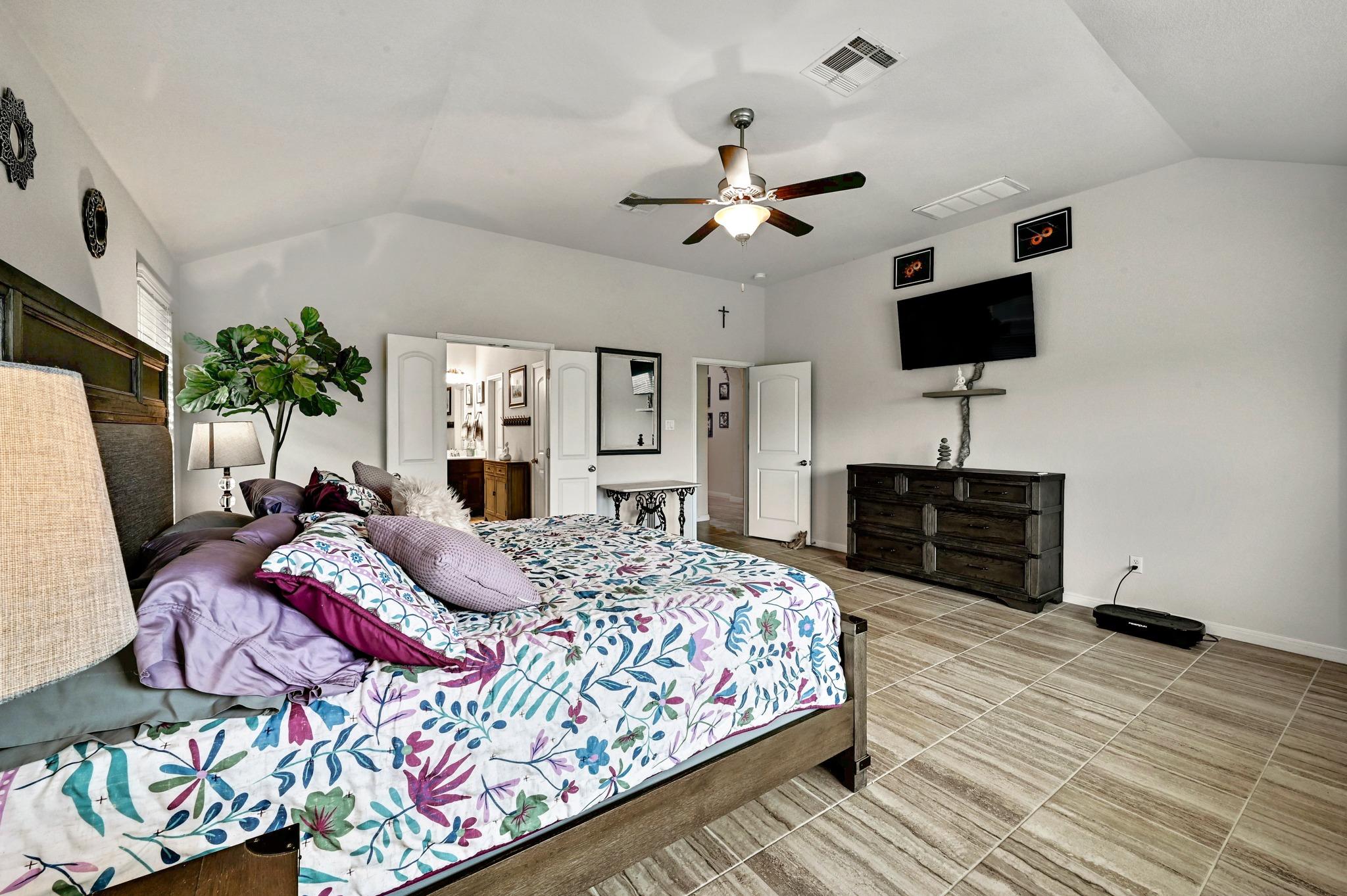 113 W Highfield St, Hutto, TX 78634