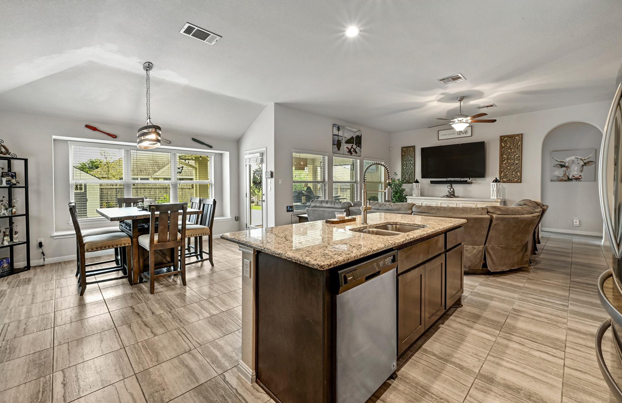 113 W Highfield St, Hutto, TX 78634