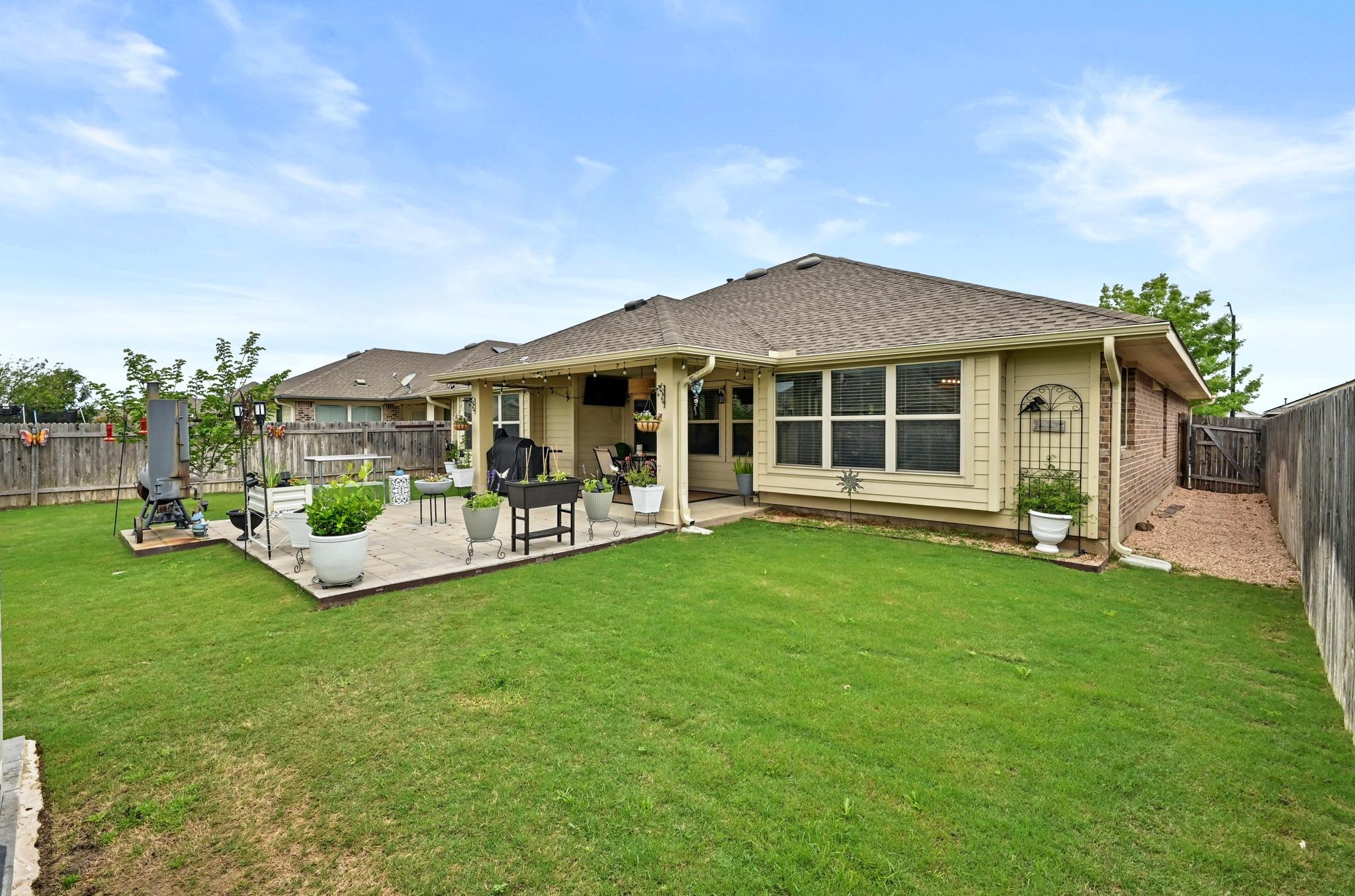 113 W Highfield St, Hutto, TX 78634
