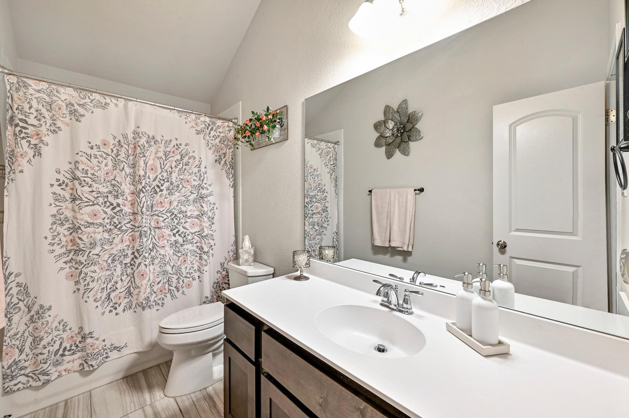 113 W Highfield St, Hutto, TX 78634