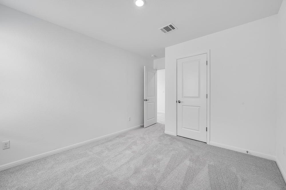 95 Flowers Ave, Hutto, TX 78634