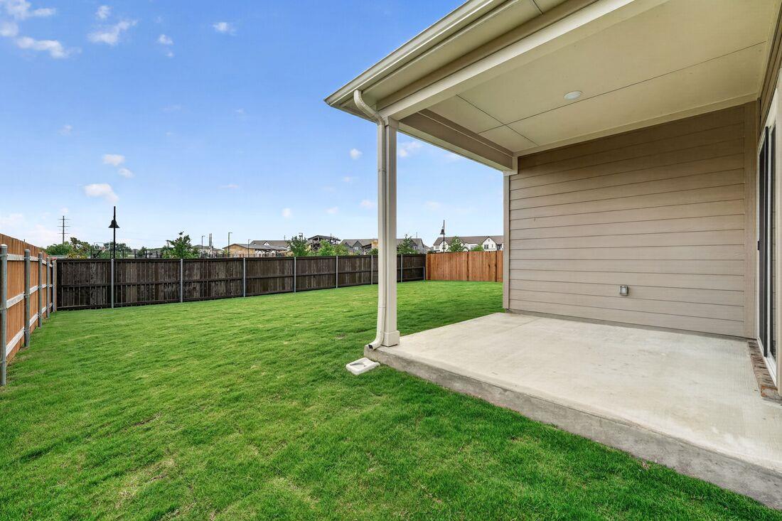 95 Flowers Ave, Hutto, TX 78634