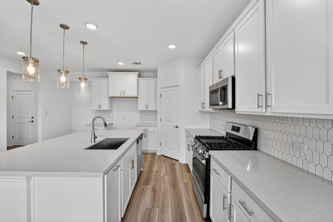 95 Flowers Ave, Hutto, TX 78634