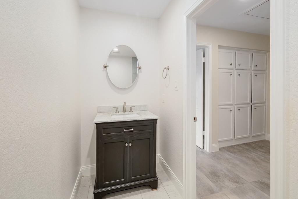 4605 Beechwood Holw, Austin, TX 78731