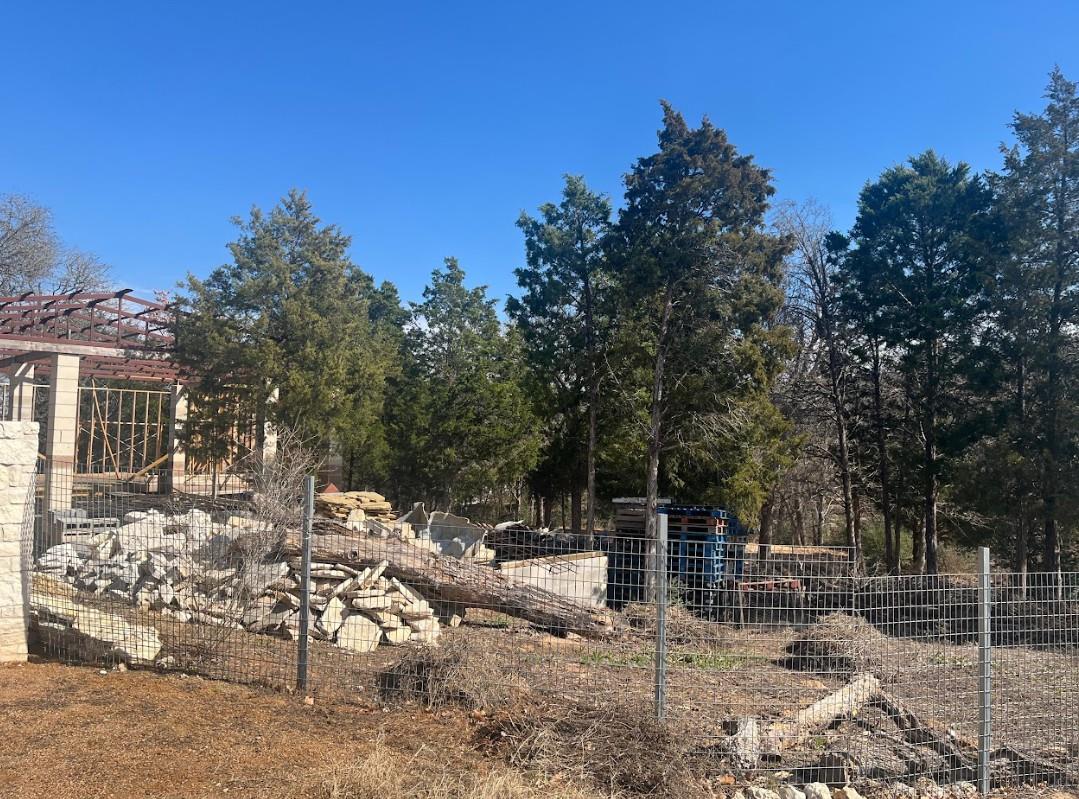 104 Lilly Ln, Elgin, TX 78621