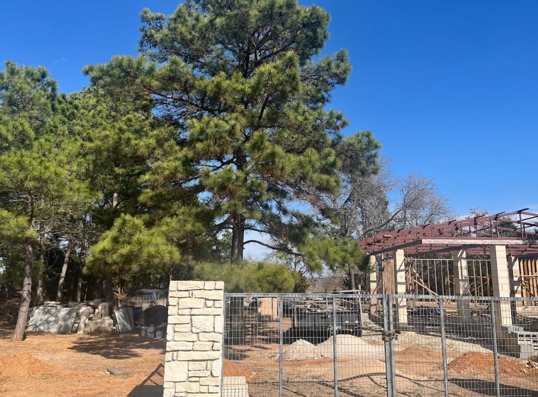 104 Lilly Ln, Elgin, TX 78621