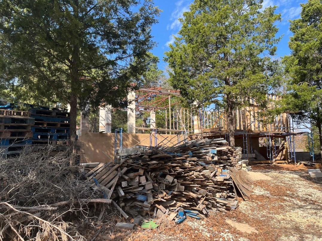 104 Lilly Ln, Elgin, TX 78621