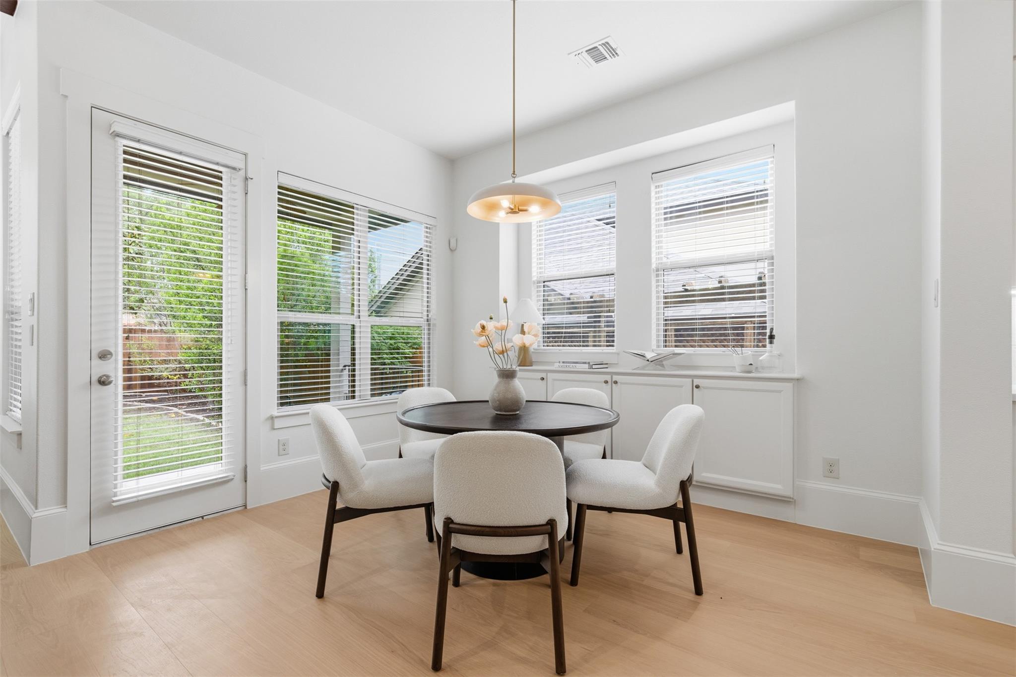 8424 Etienne Cv, Austin, TX 78759