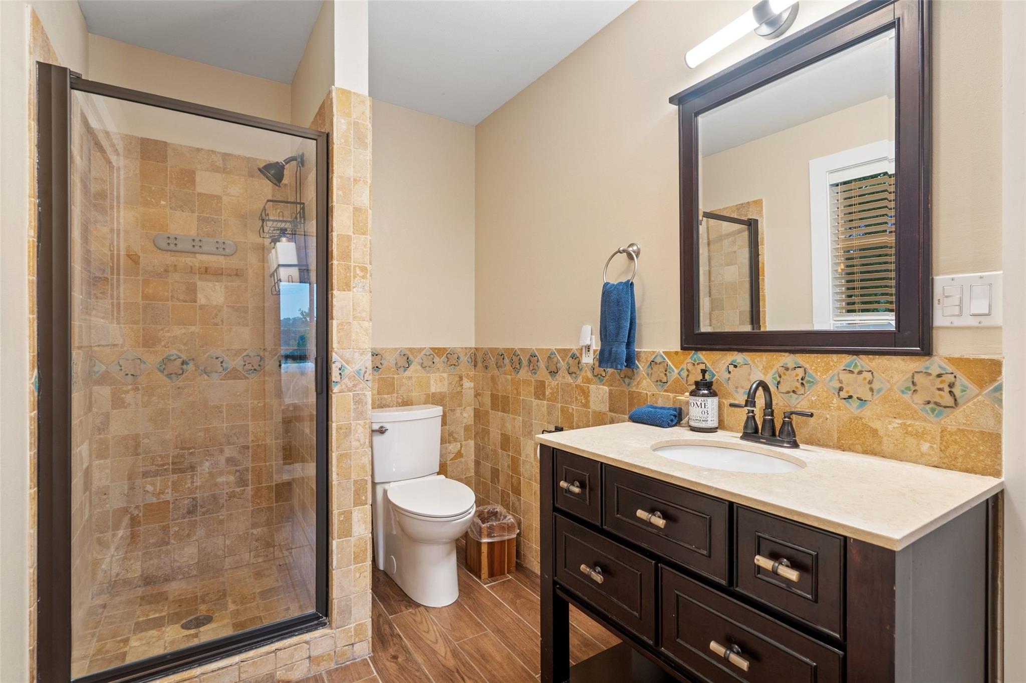 1293 Lake Shore Dr, Spicewood, TX 78669