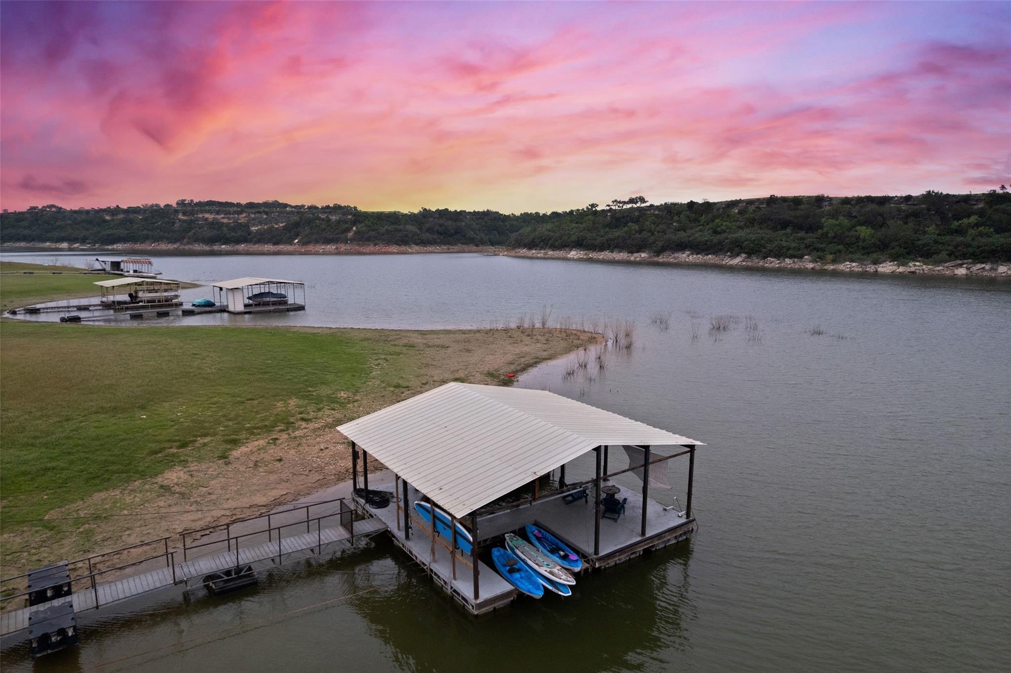 1293 Lake Shore Dr, Spicewood, TX 78669