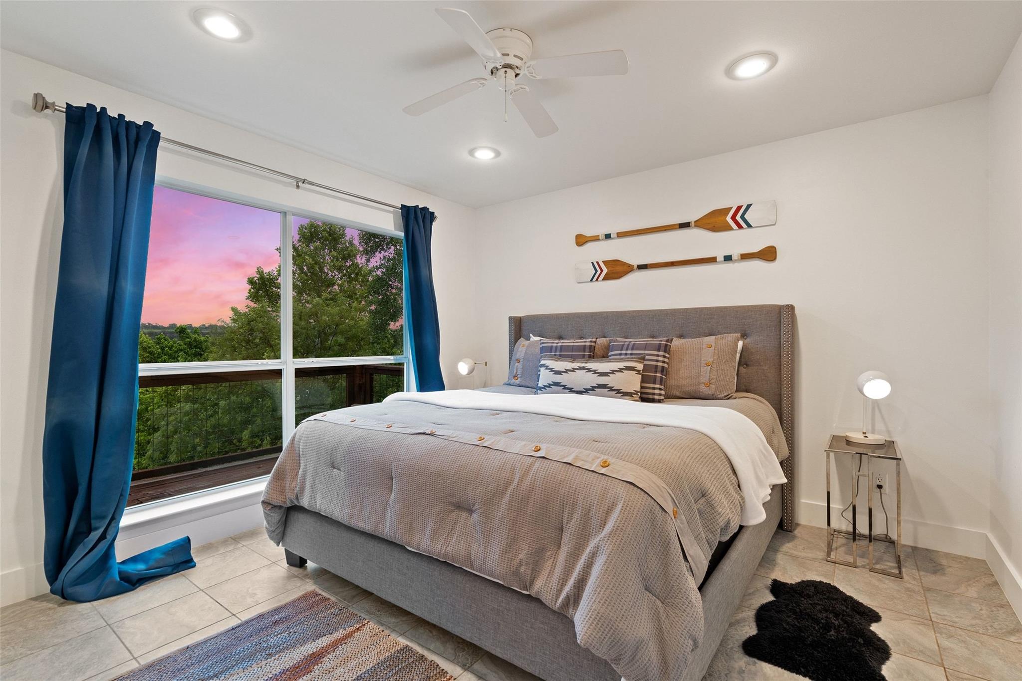 1293 Lake Shore Dr, Spicewood, TX 78669