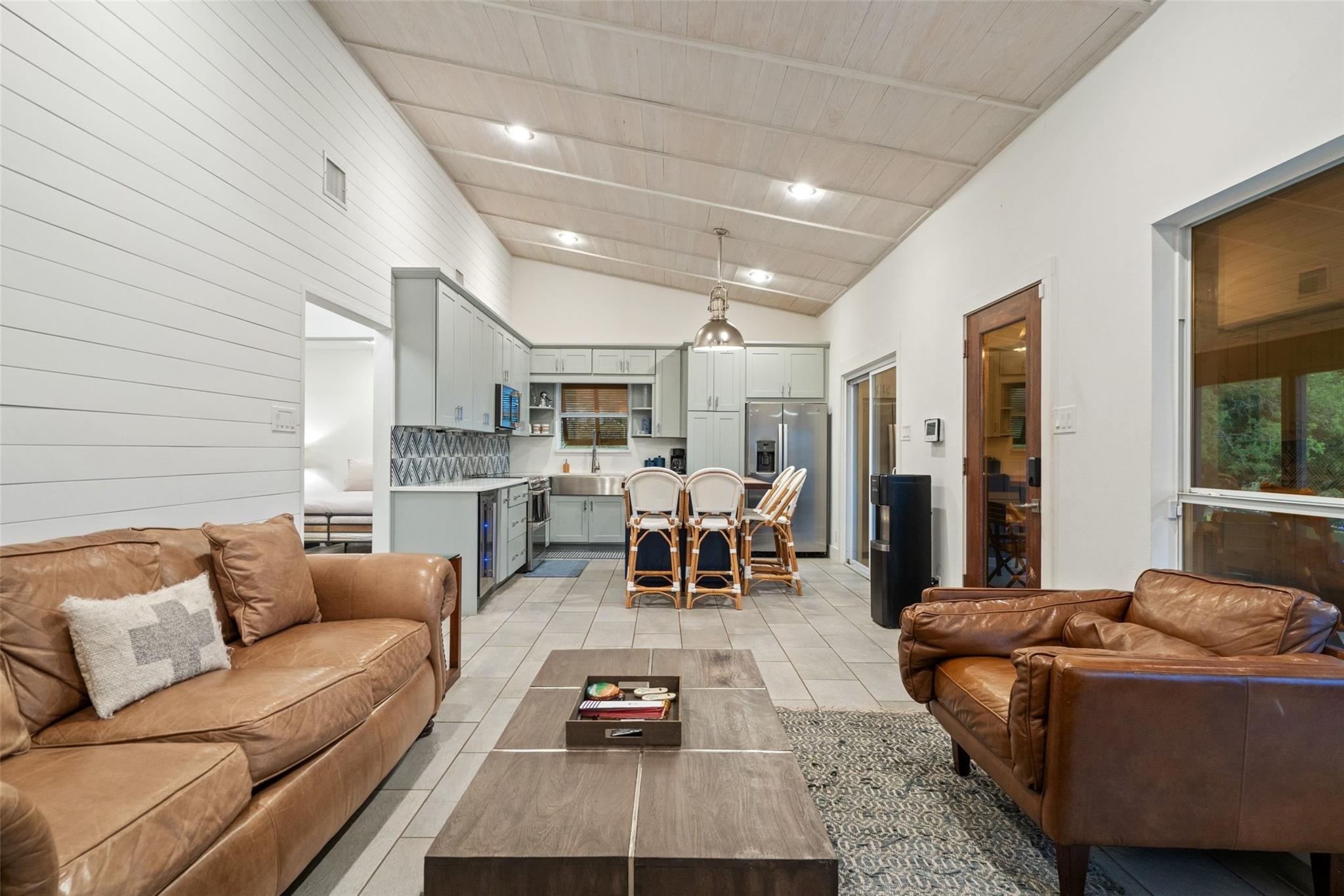 1293 Lake Shore Dr, Spicewood, TX 78669