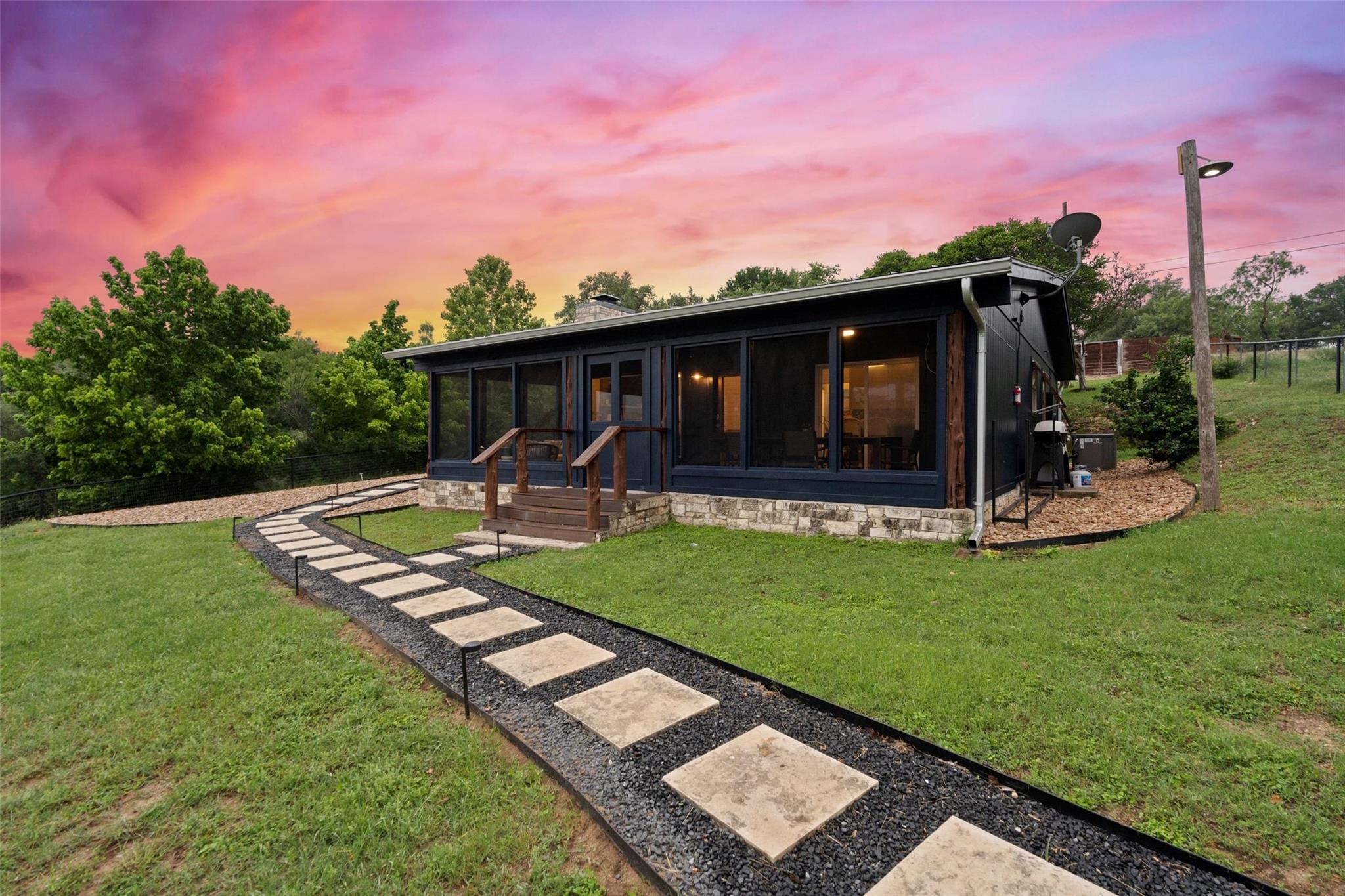 1293 Lake Shore Dr, Spicewood, TX 78669