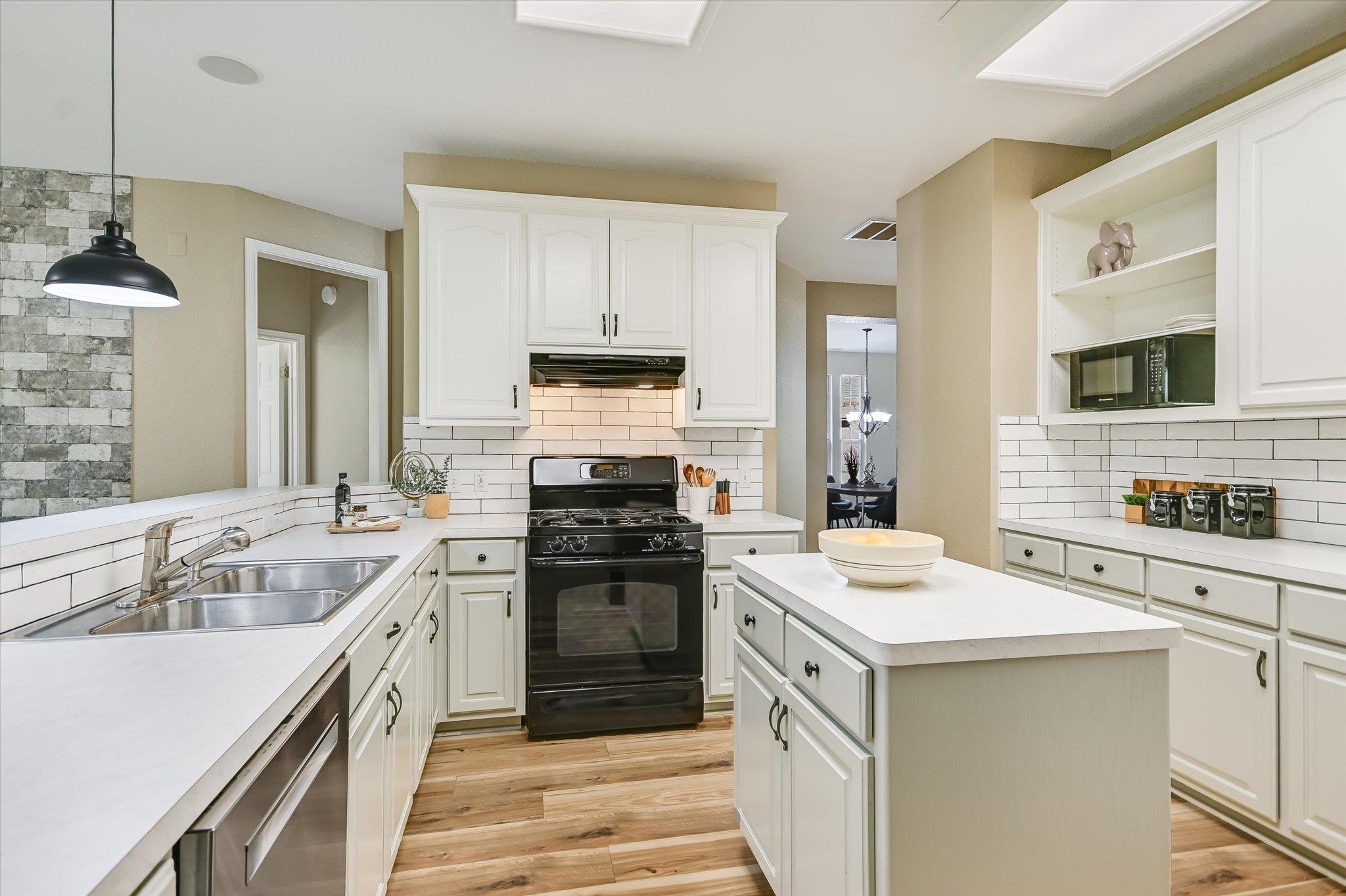 16815 Mouse Trap Dr, Round Rock, TX 78681