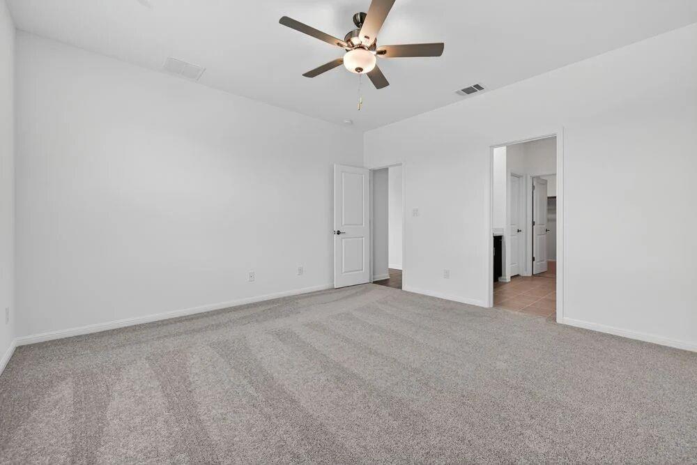 90 Flowers Ave, Hutto, TX 78634