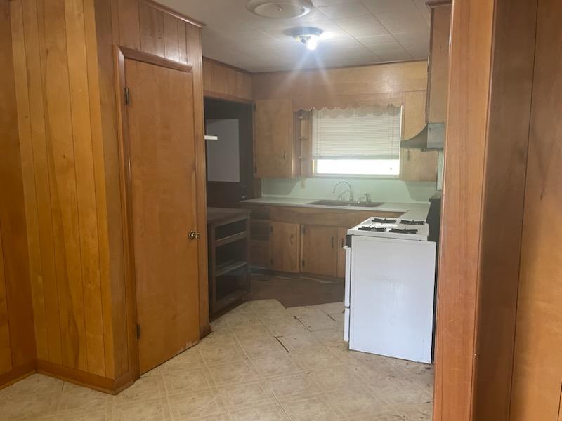 410 Hazel Ave, Rockdale, TX 76567