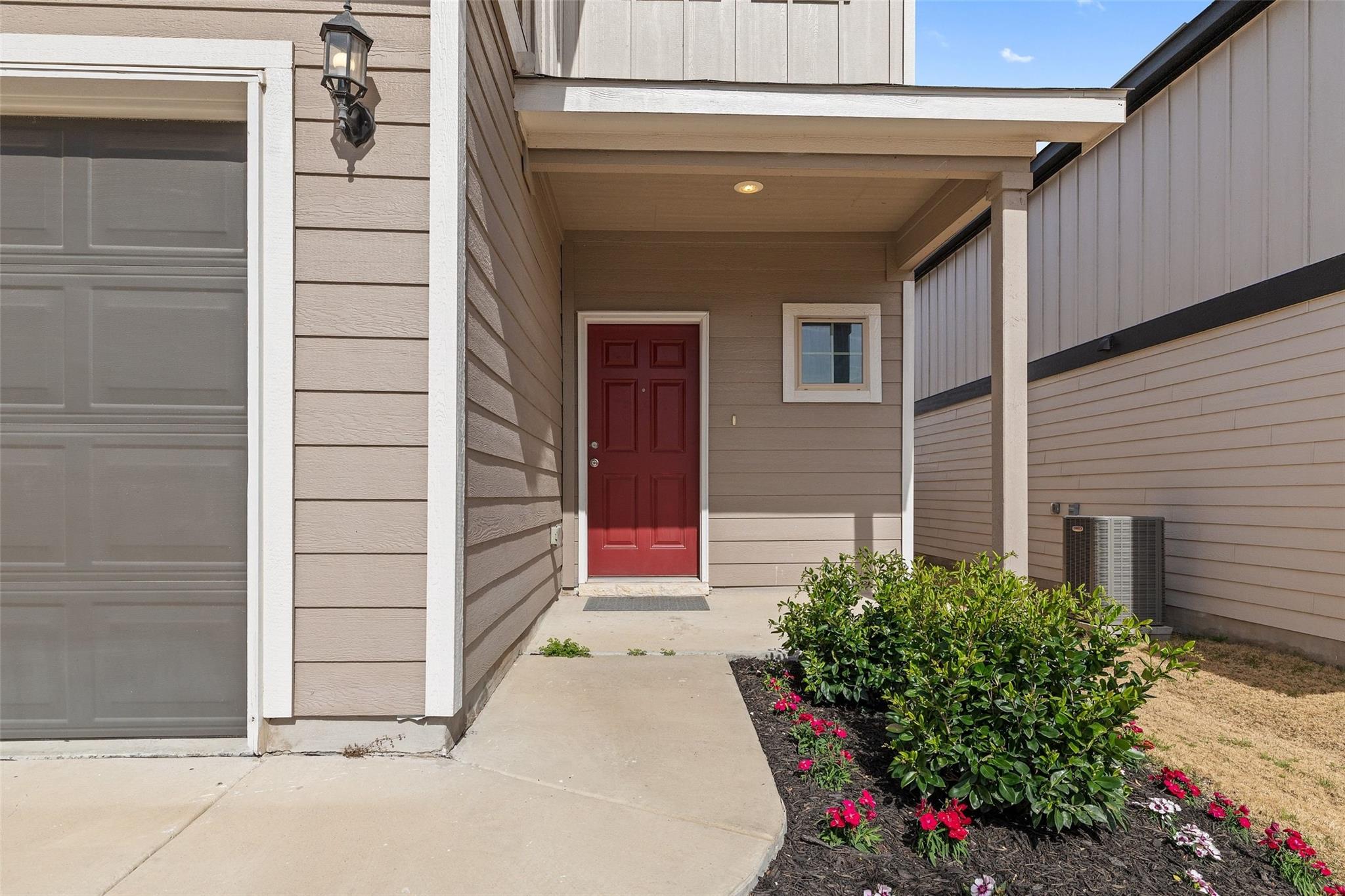 201 Katie Elder Dr, Jarrell, TX 76537